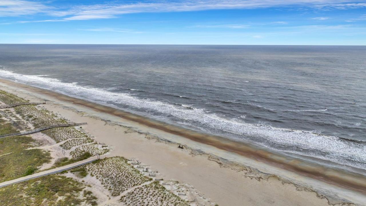 Beachfront Condo w Ocean Views and Pool