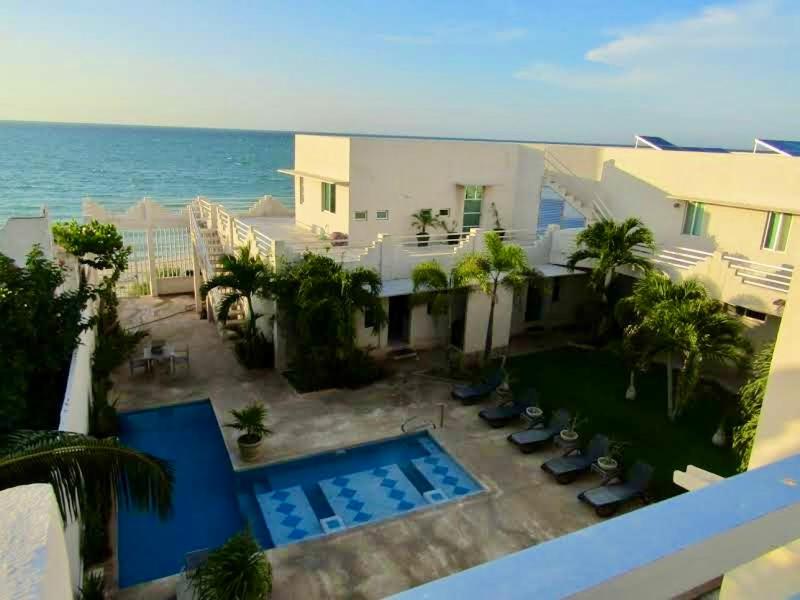 Deco Beach Villa 1 Beachfront