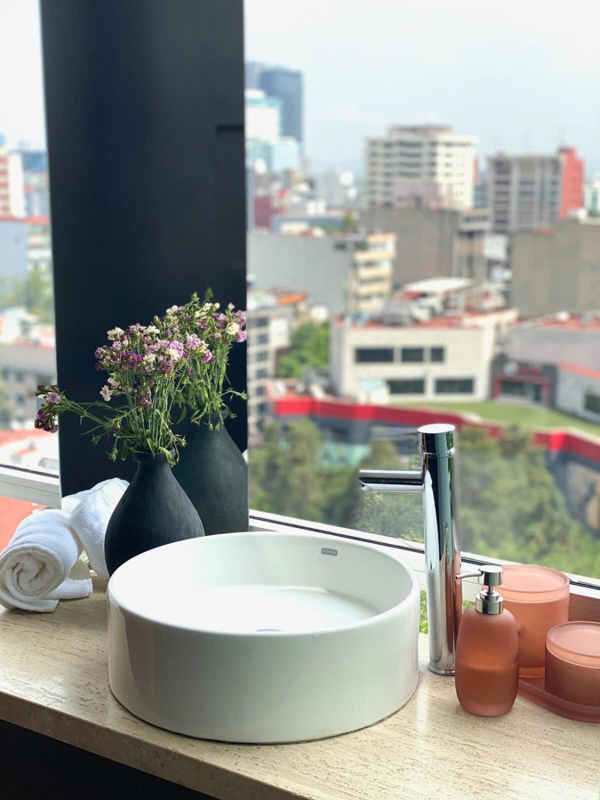 322PH Luxury Penthouse with Stunning City Views, Sleeps 8 - Polanco photo 3