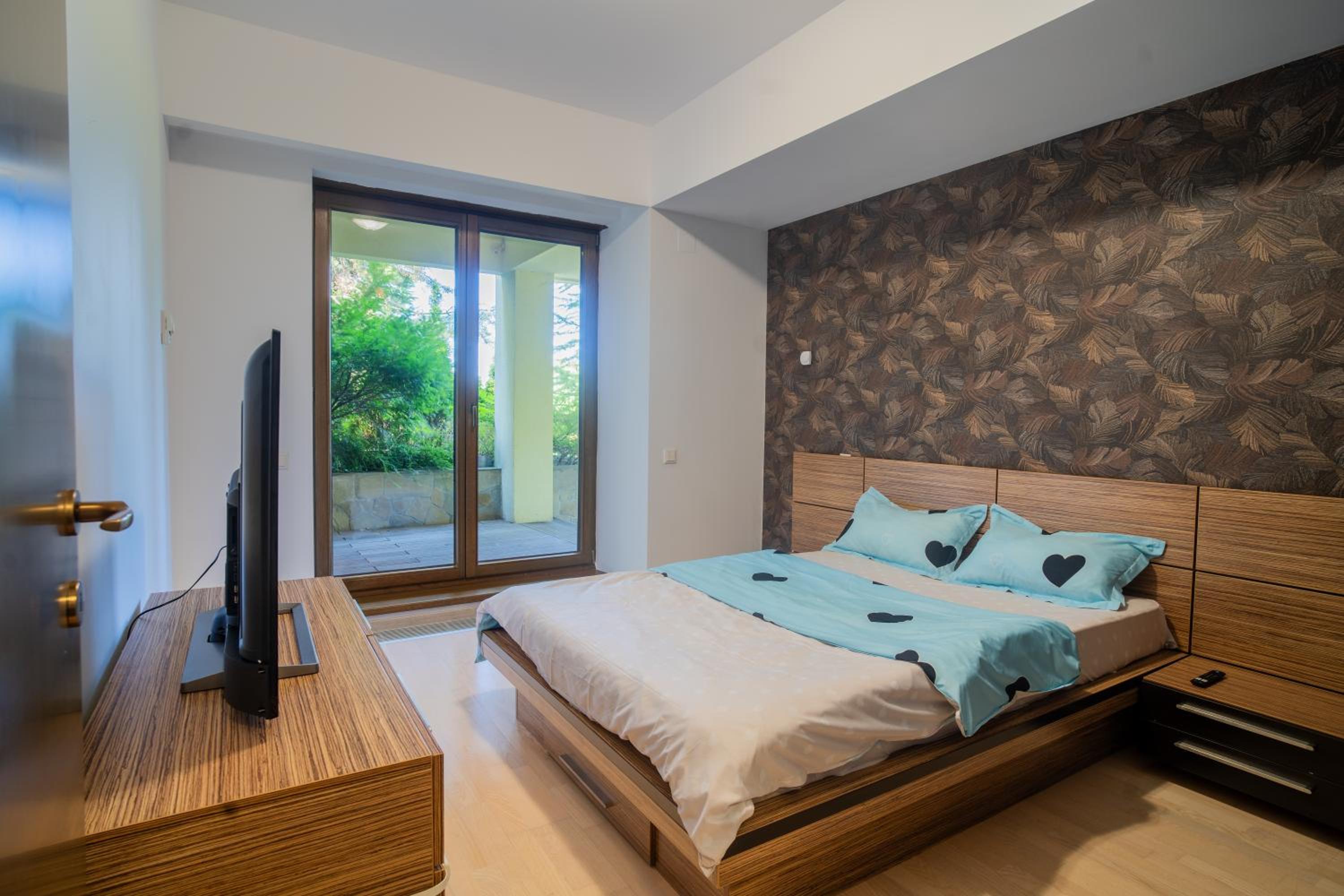 With a view Residence 2 - Two Bedroom Deluxe Apartament with Terrace and City View view 5