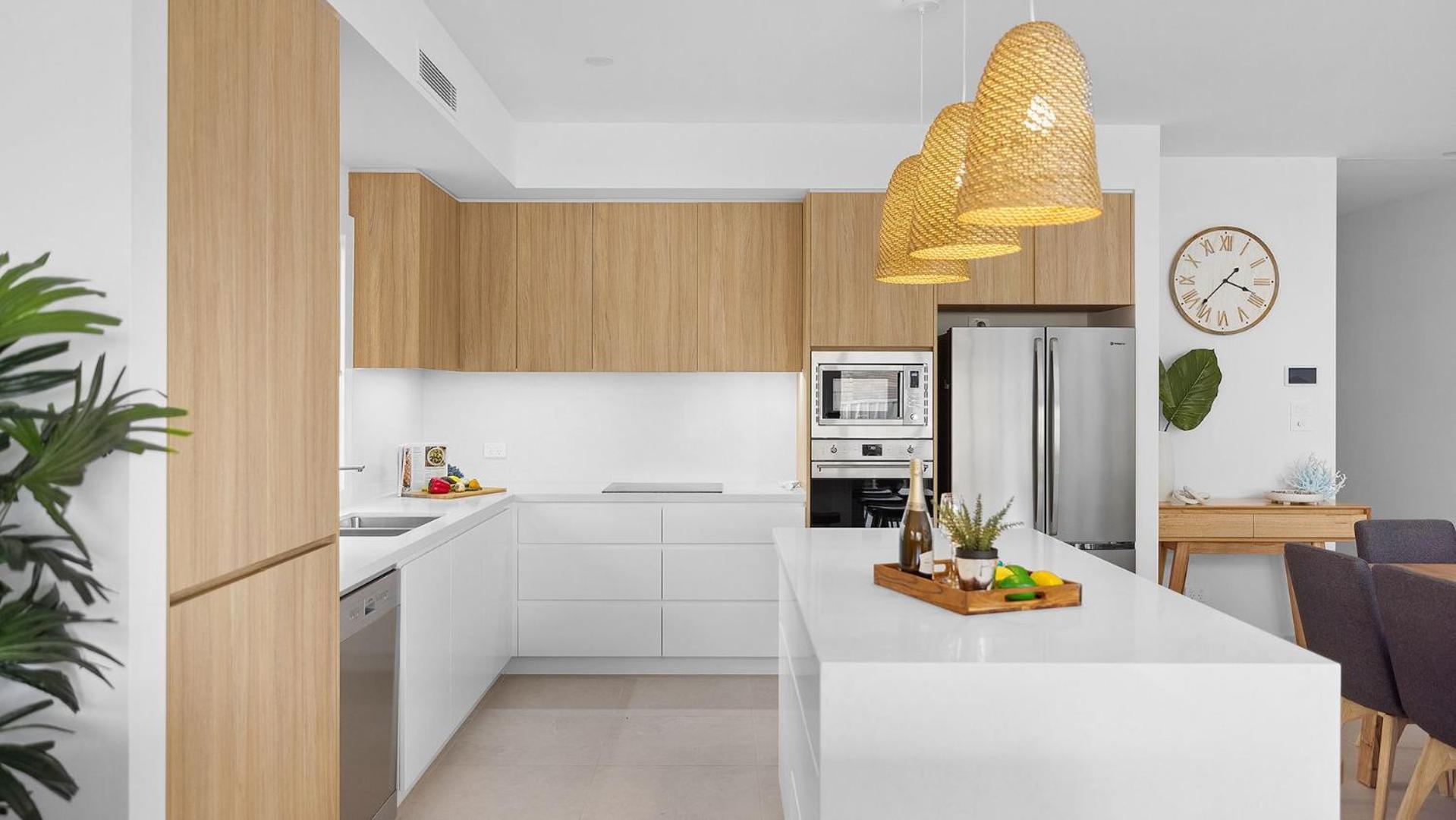 Hideaway 2, 3a Lillian St - filtered water views