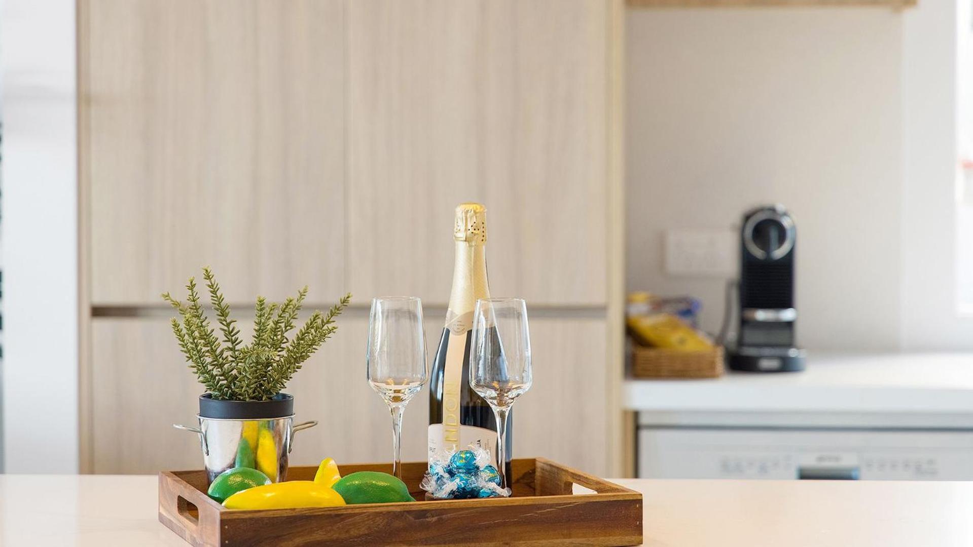 Hideaway 2, 3a Lillian St - filtered water views