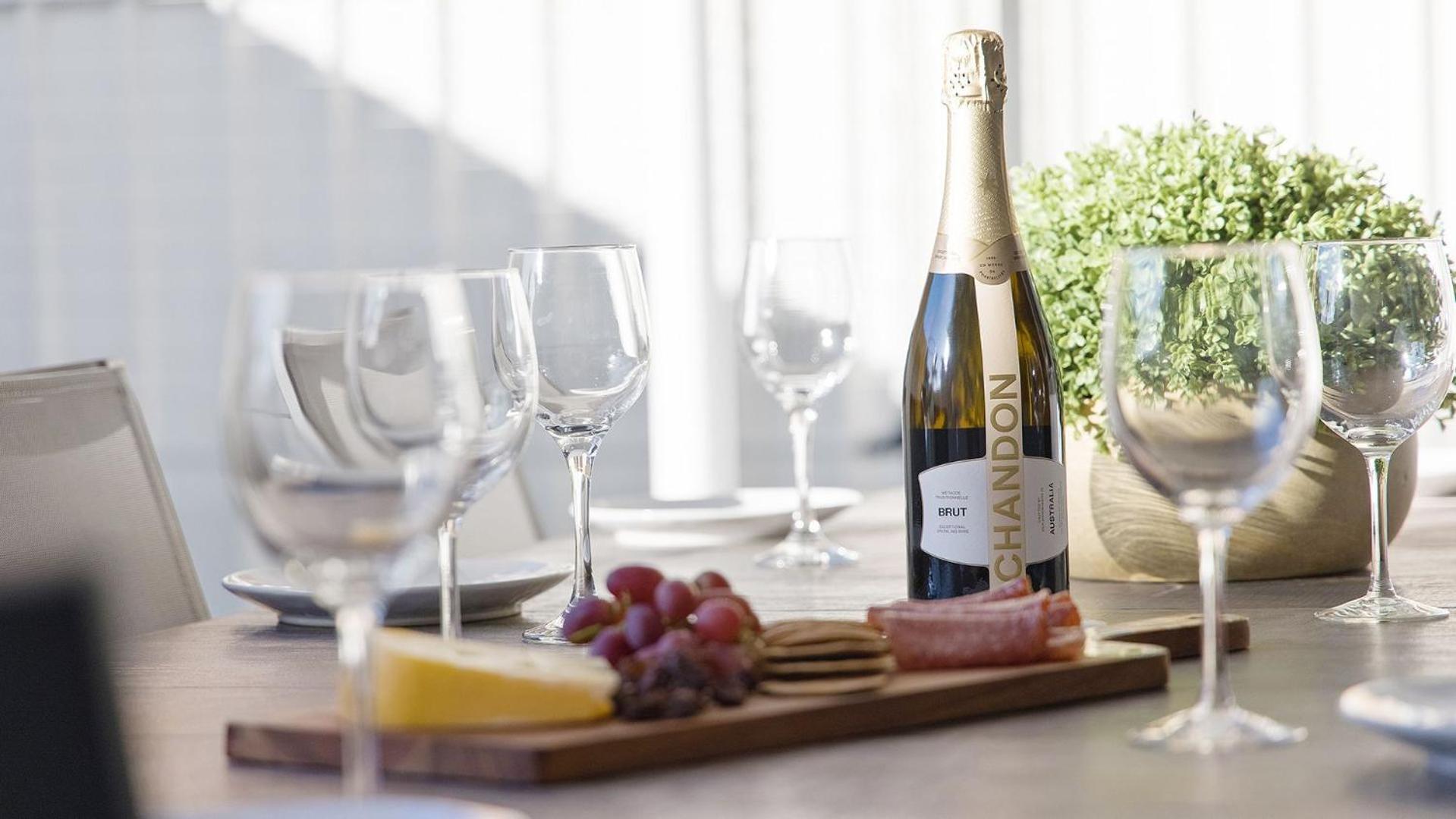 Hideaway 2, 3a Lillian St - filtered water views