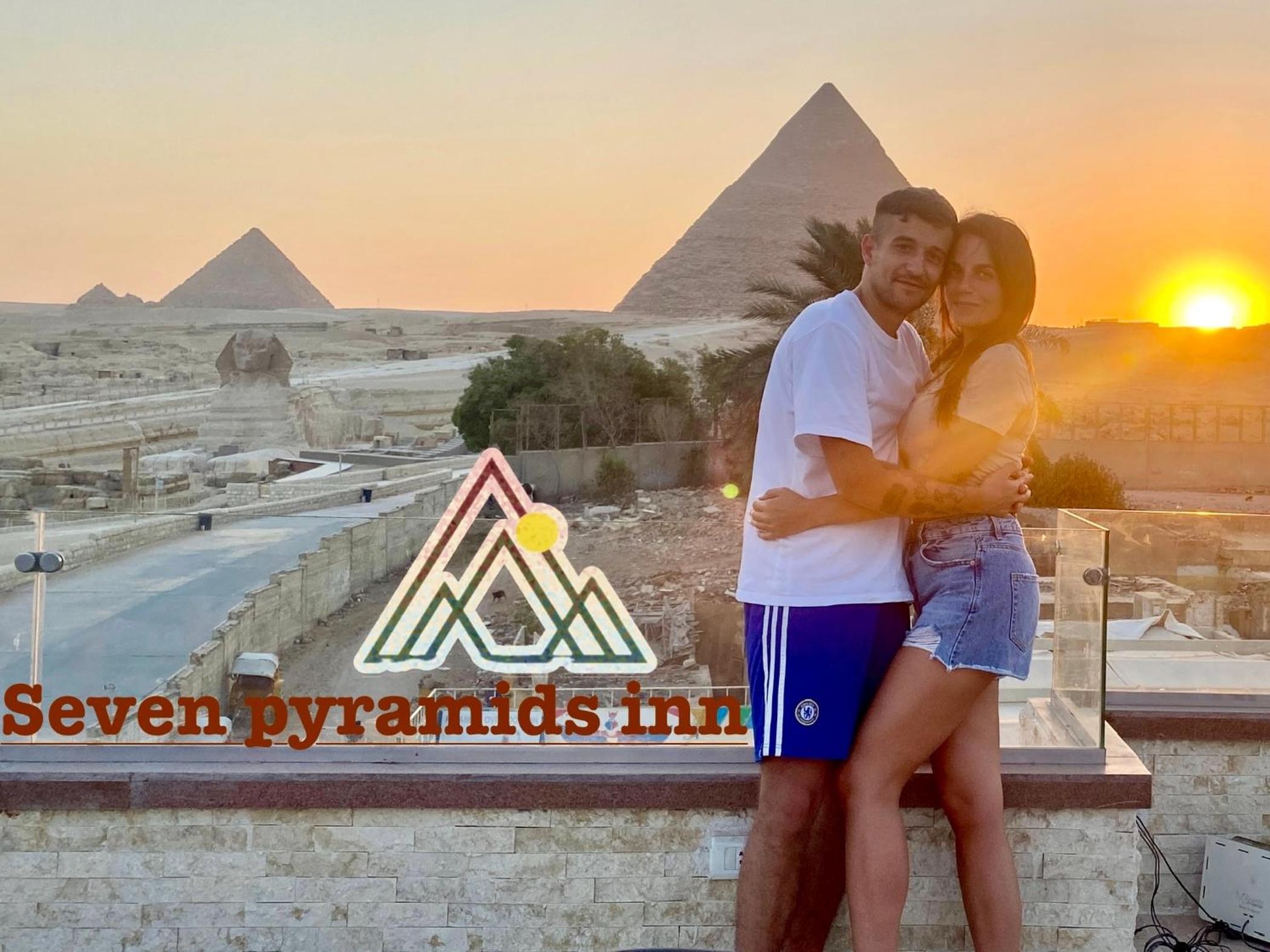 Seven Pyramids View Inn - Rooftop Breakfast