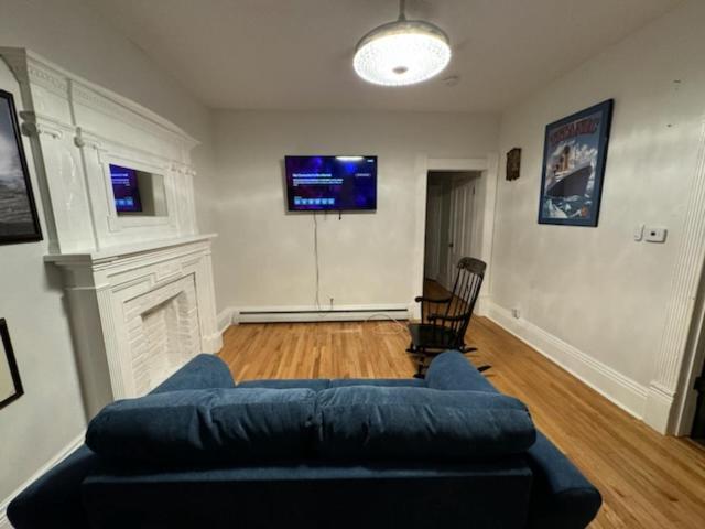 Ultra Cozy Ultra Convenient 2 Bedroom Condo in Salem view 4