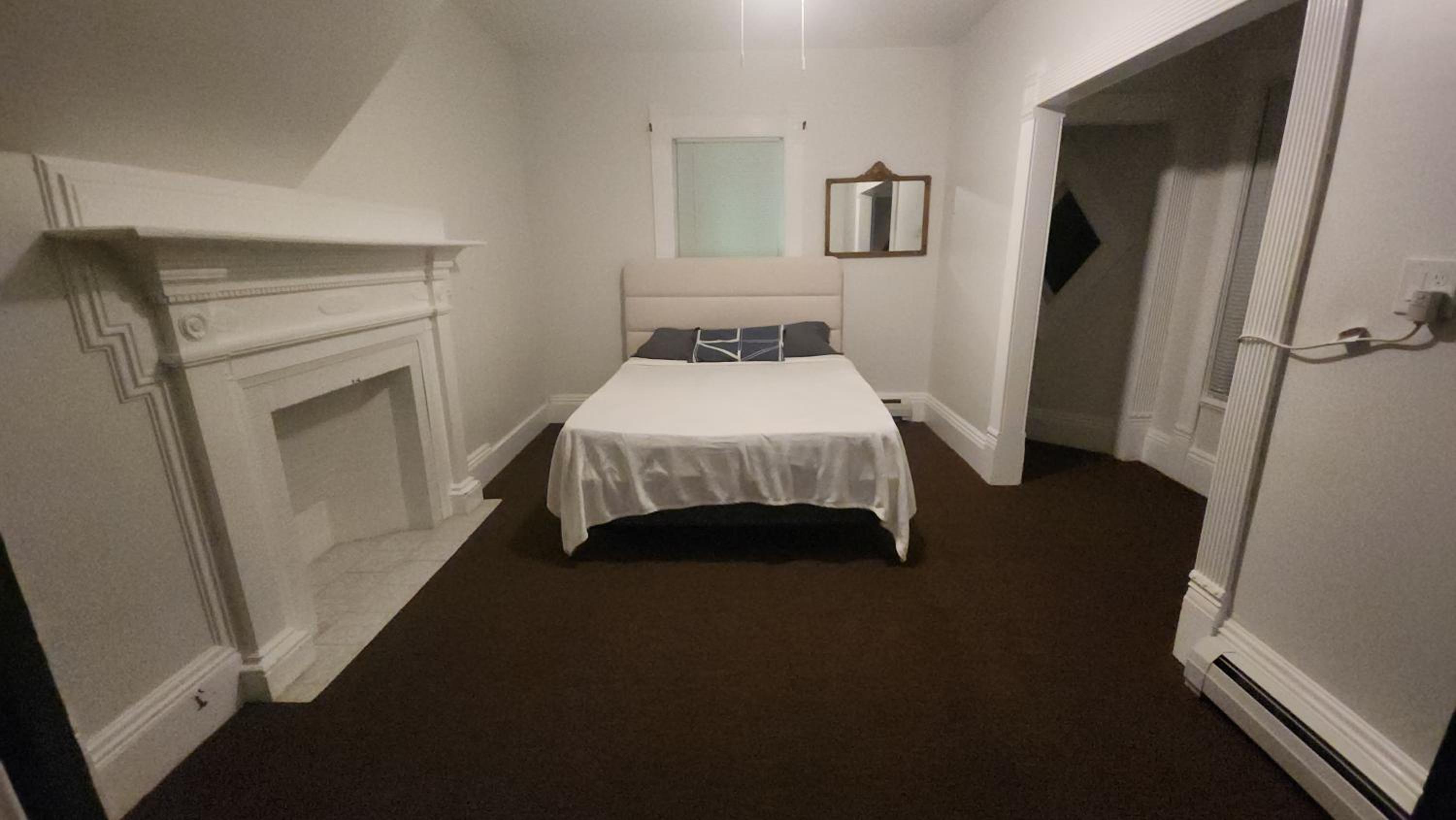 Ultra Cozy Ultra Convenient 2 Bedroom Condo in Salem view 5