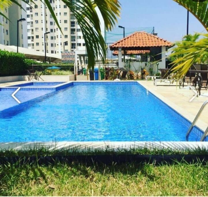 Apartamento em condomínio com lazer