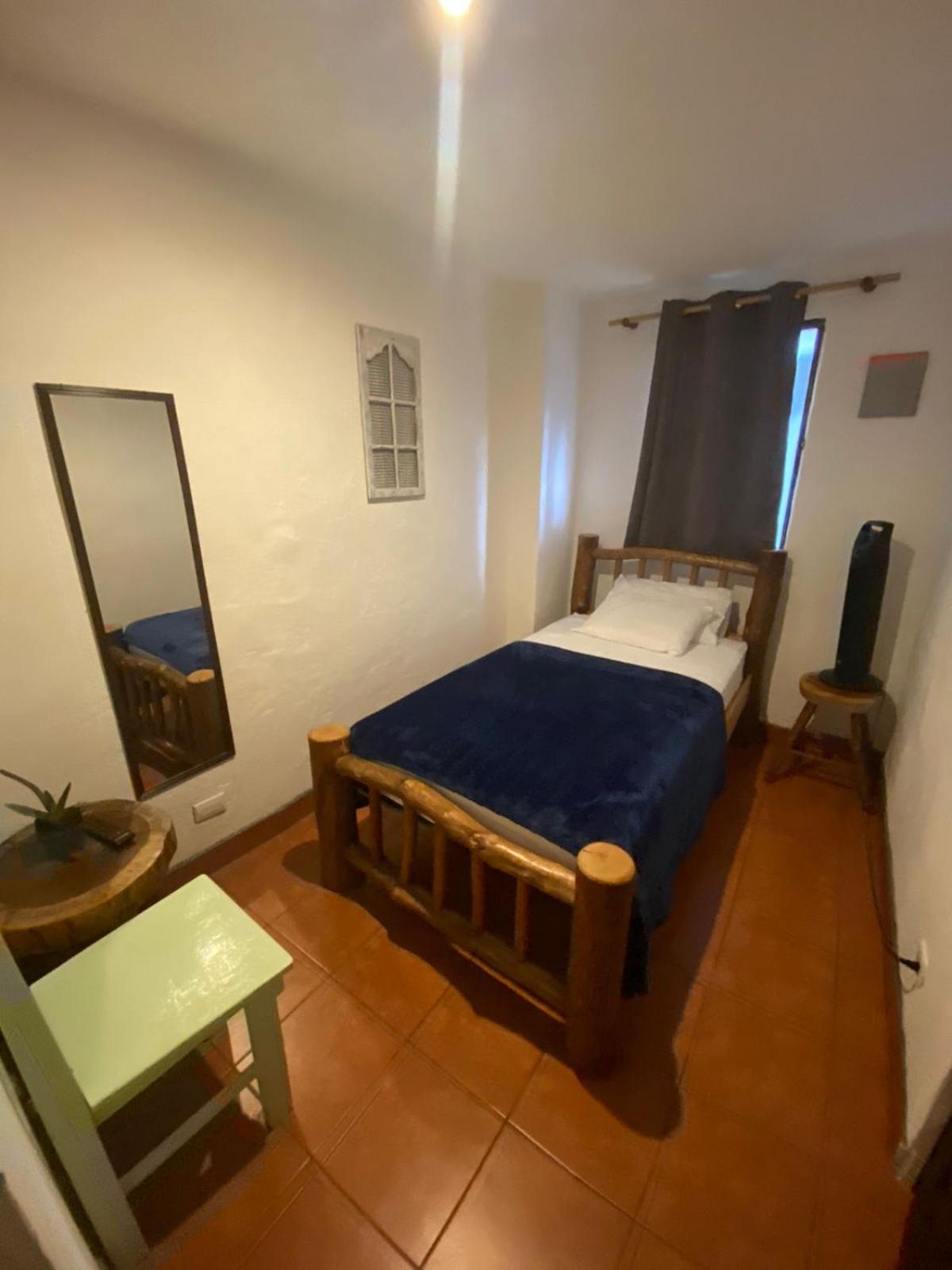 Hotel 17-52
