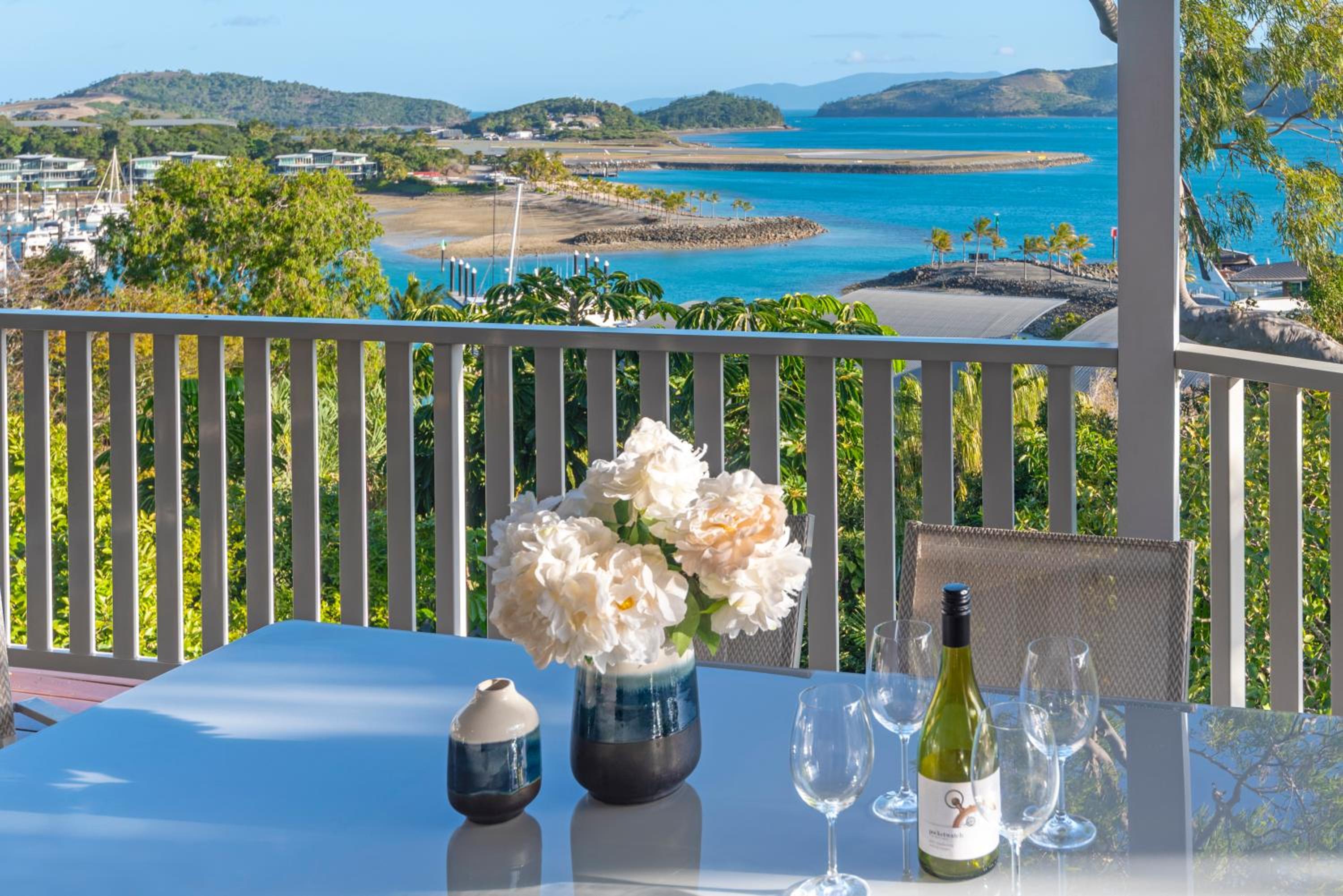 Casuarina 18 Hamilton Island Ocean Views, Golf Buggy & transers