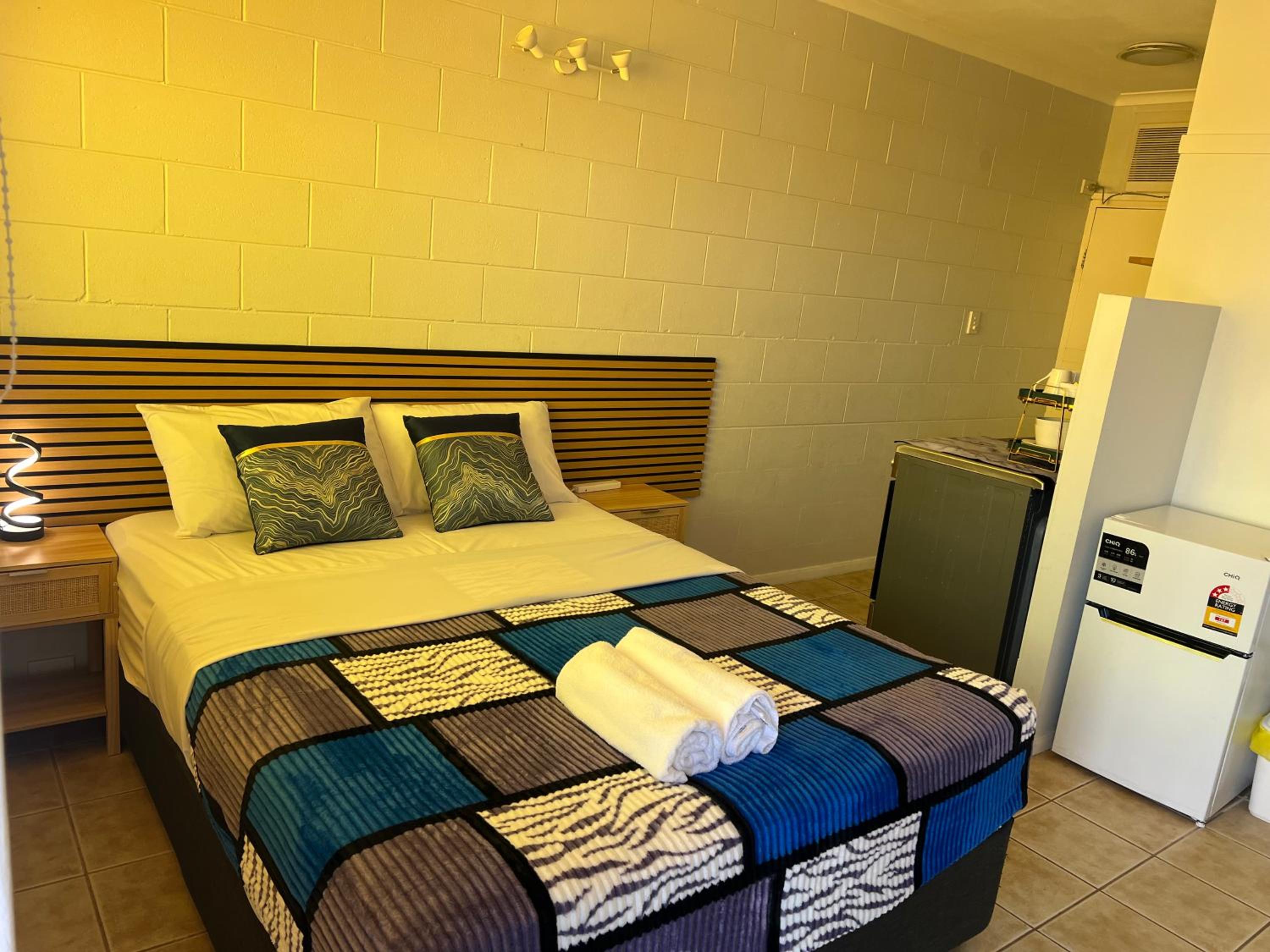 Innisfail Riverfront Motel