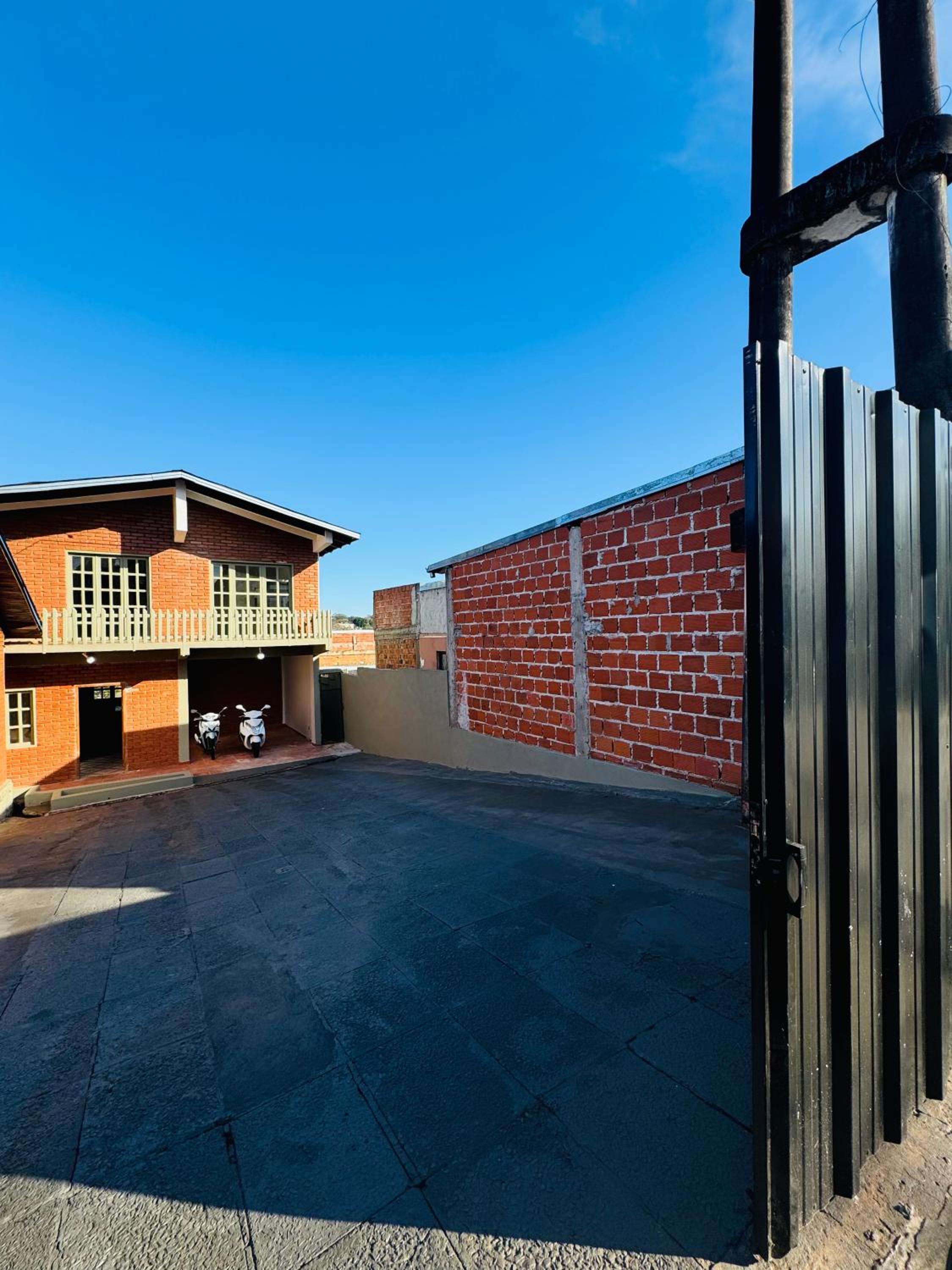 Casa S&G grande con 3 habitaciones, 8 personas, piscina privada, cochera, aire acondicionado, TV, wifi, excelente ubicacion
