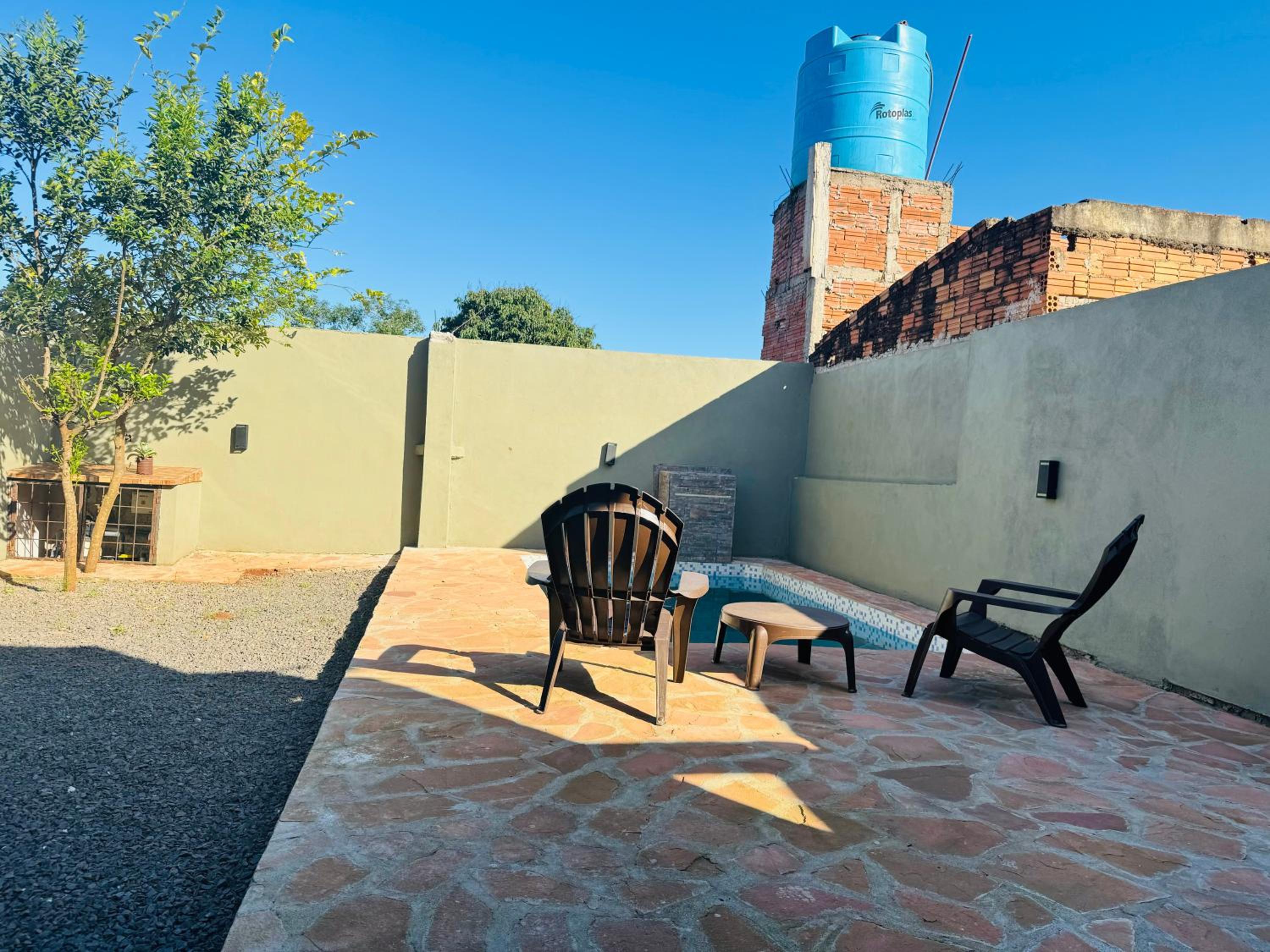 Casa S&G grande con 3 habitaciones, 8 personas, piscina privada, cochera, aire acondicionado, TV, wifi, excelente ubicacion