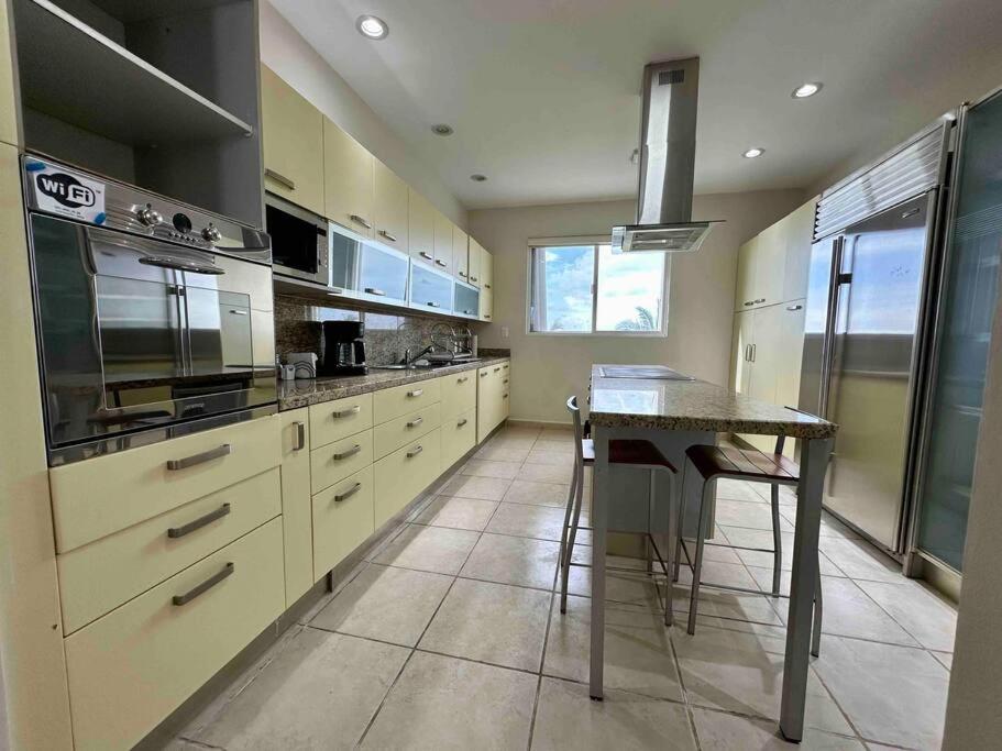 Deluxe Ocean View 3B Villa with Great Location