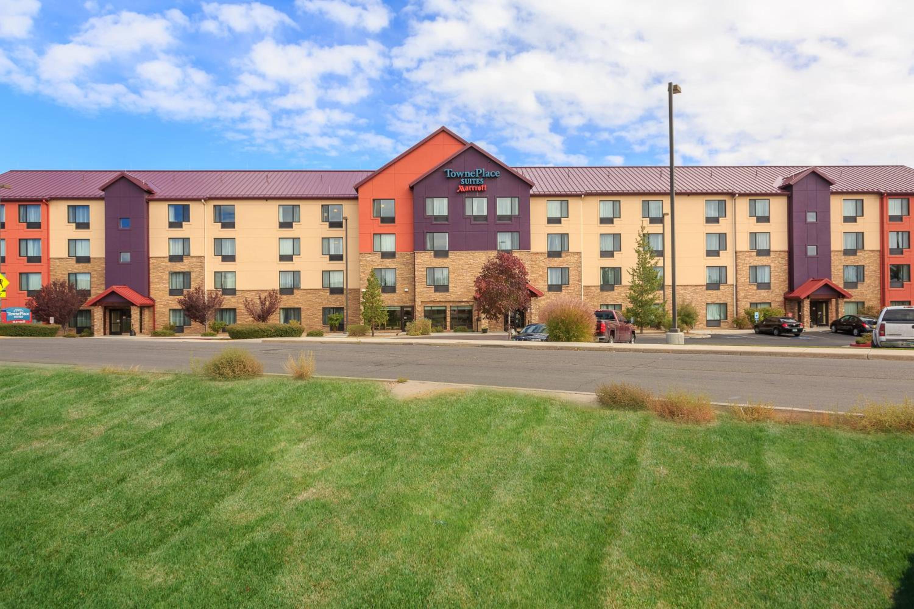 Hotel TownePlace Suites Farmington - Image 1