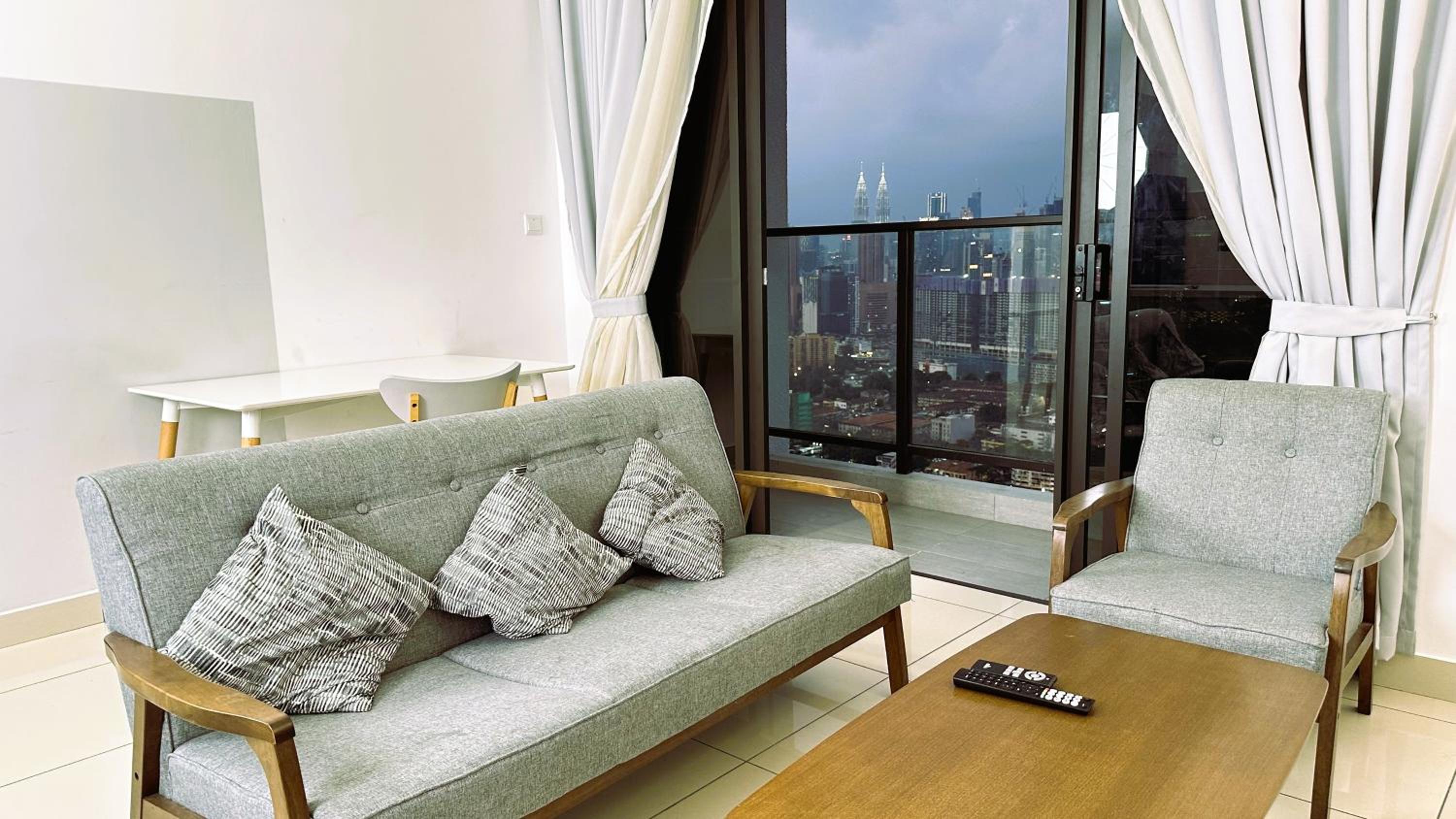 KLCC view 2BR-2BR luxury apartment Trion KL