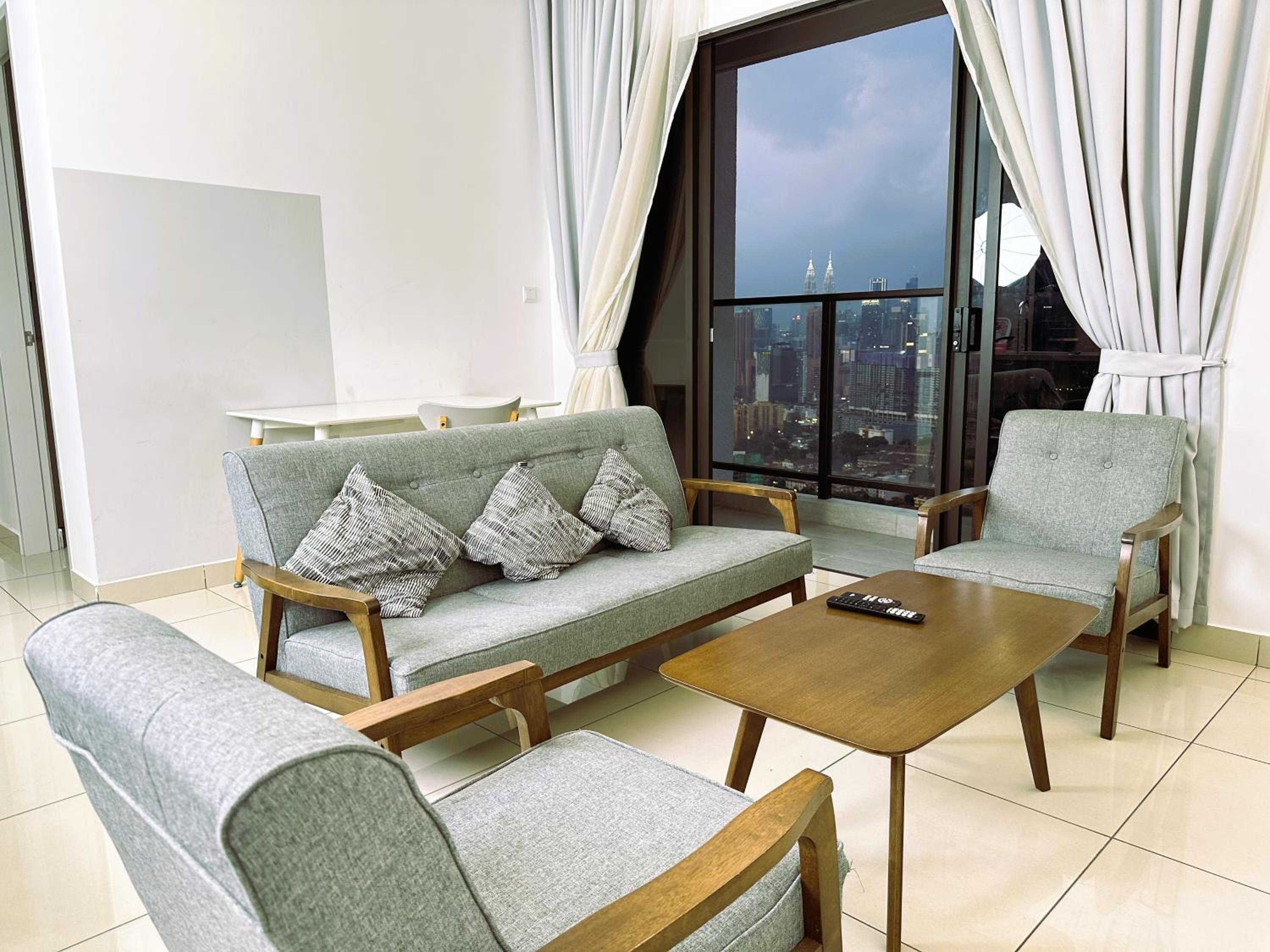 KLCC view 2BR-2BR luxury apartment Trion KL