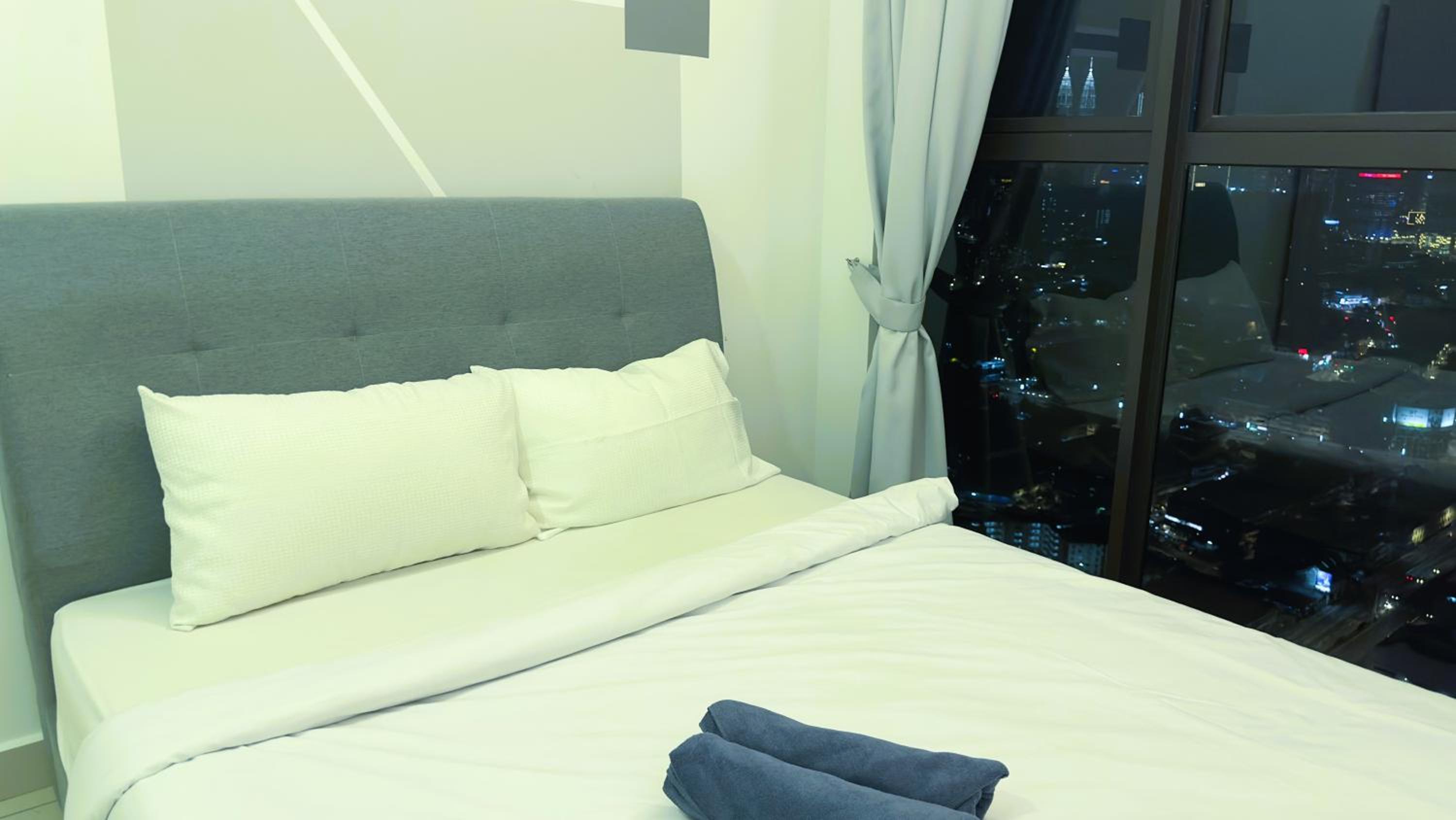 KLCC view 2BR-2BR luxury apartment Trion KL