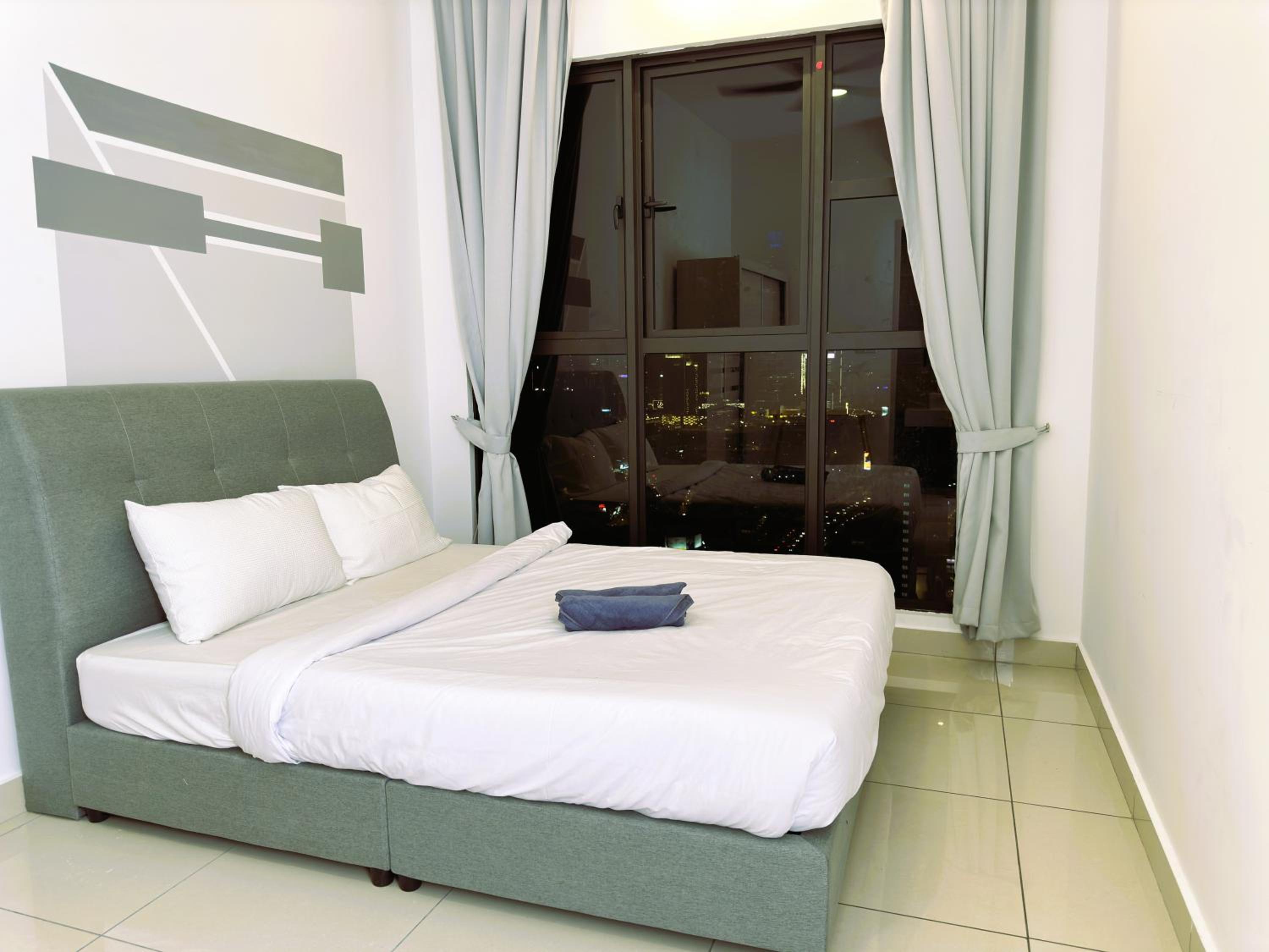 KLCC view 2BR-2BR luxury apartment Trion KL