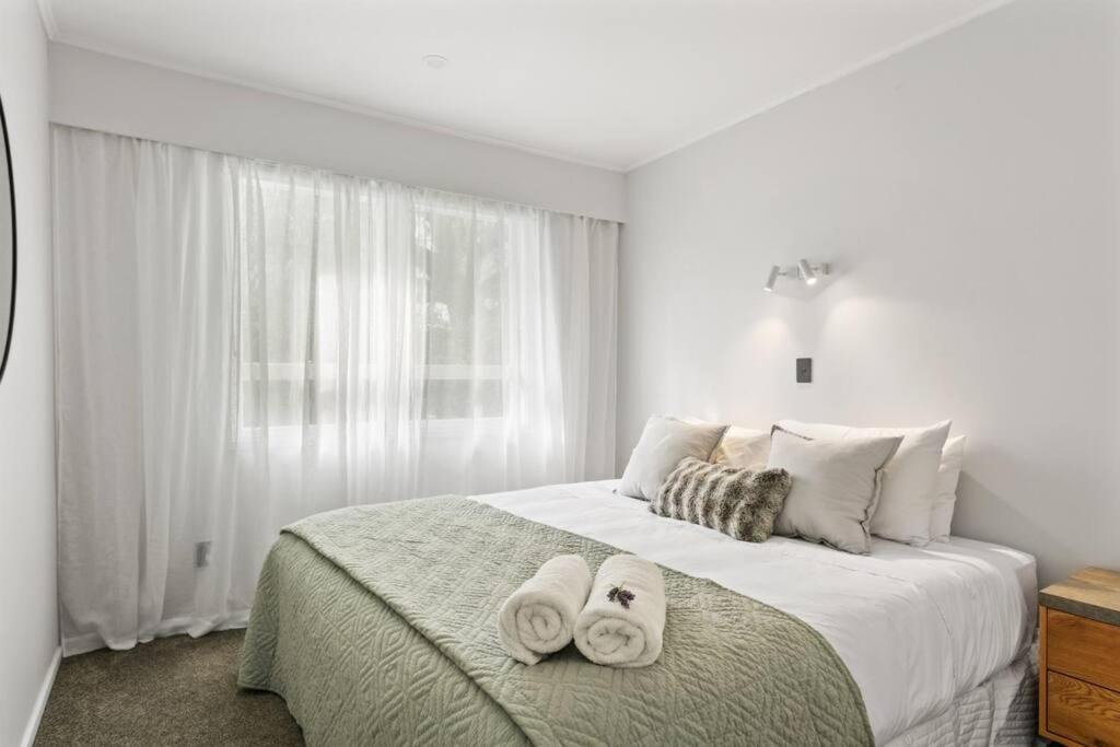 5min walk to CBD - Keyless Entry view 3