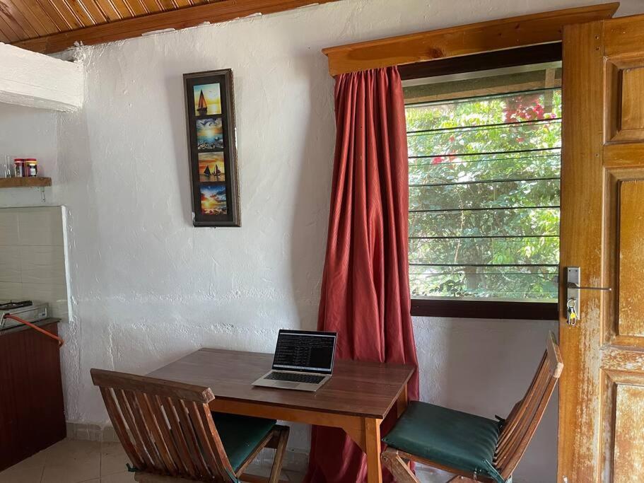 Sweta Takawiri island cottage