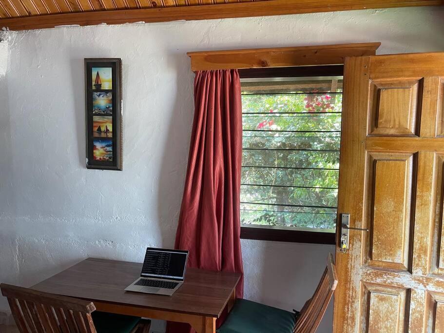 Sweta Takawiri island cottage