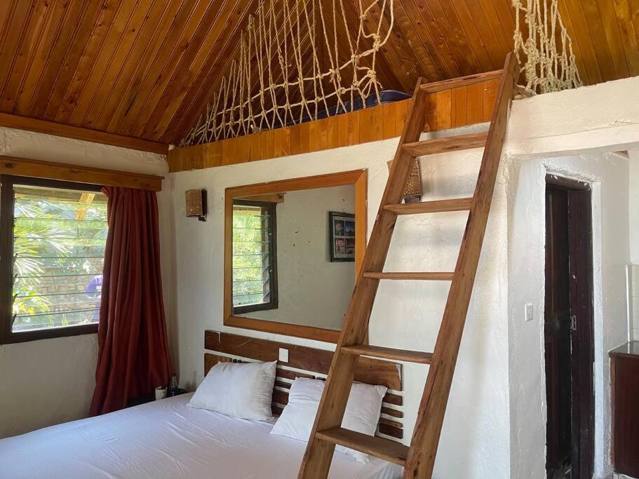 Sweta Takawiri island cottage
