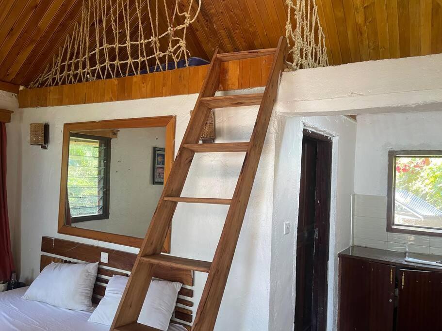 Sweta Takawiri island cottage