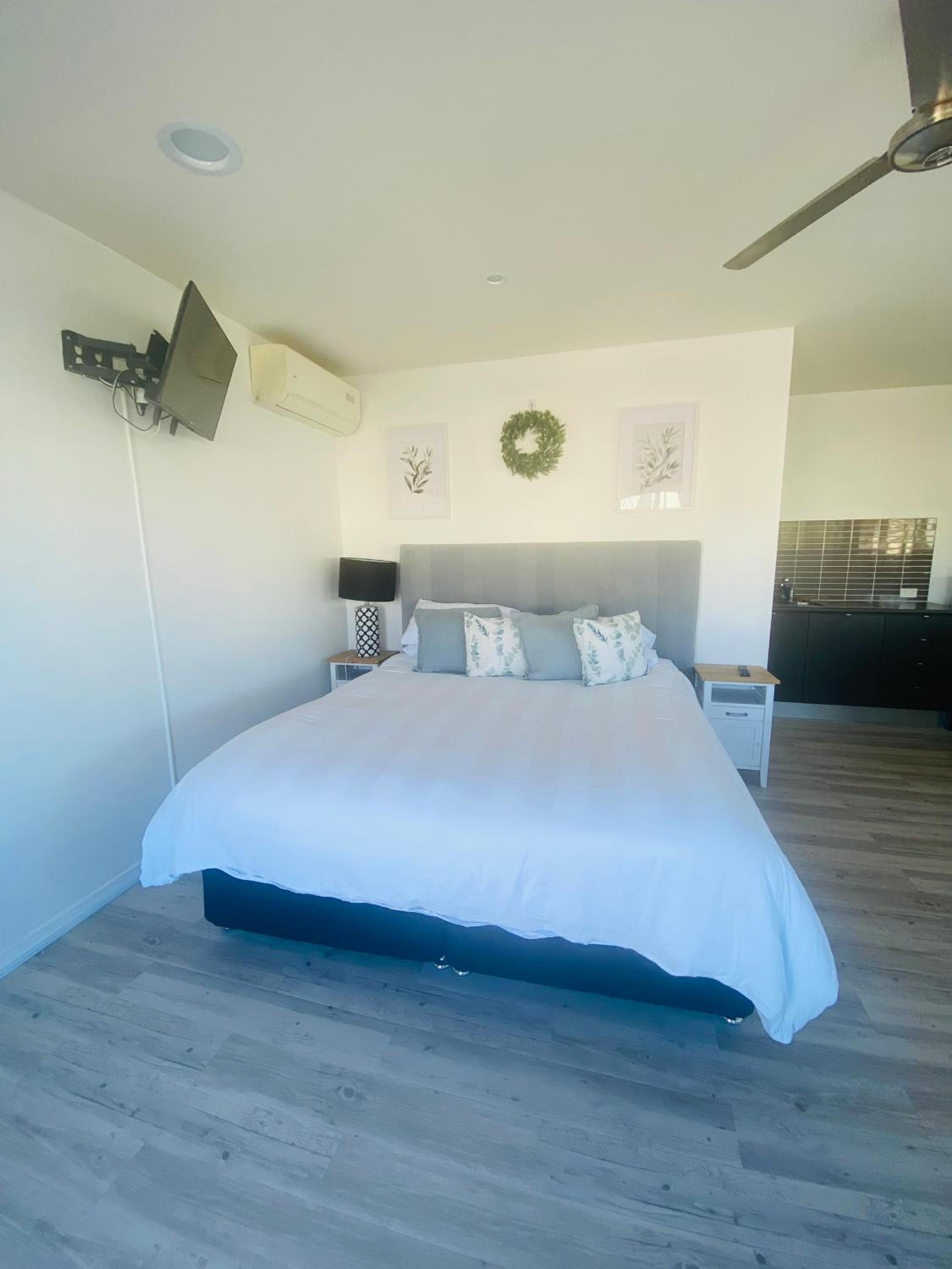Self contained guest house Gold Coast - sleeps max 4