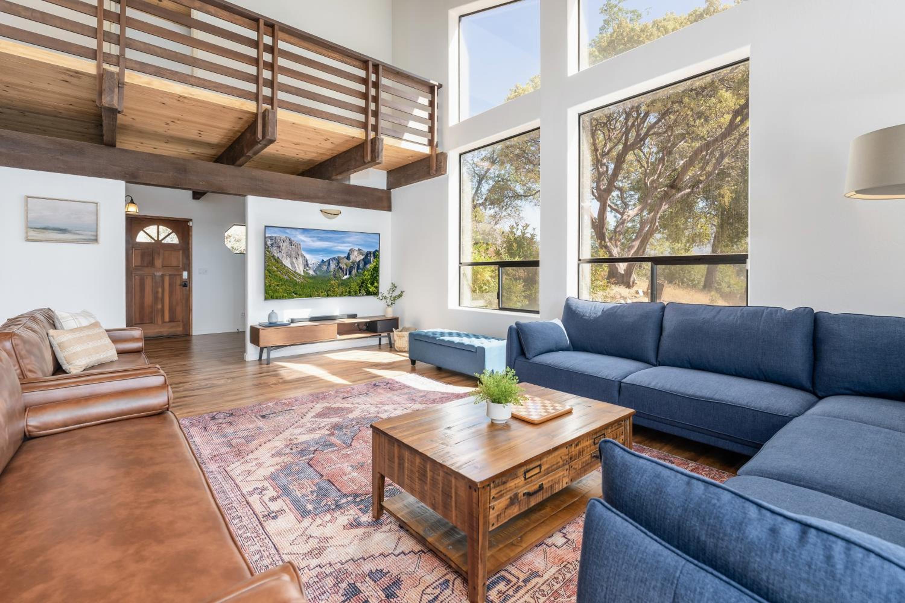 Yosemite Sunrise House with hot tub/views/game room view 2