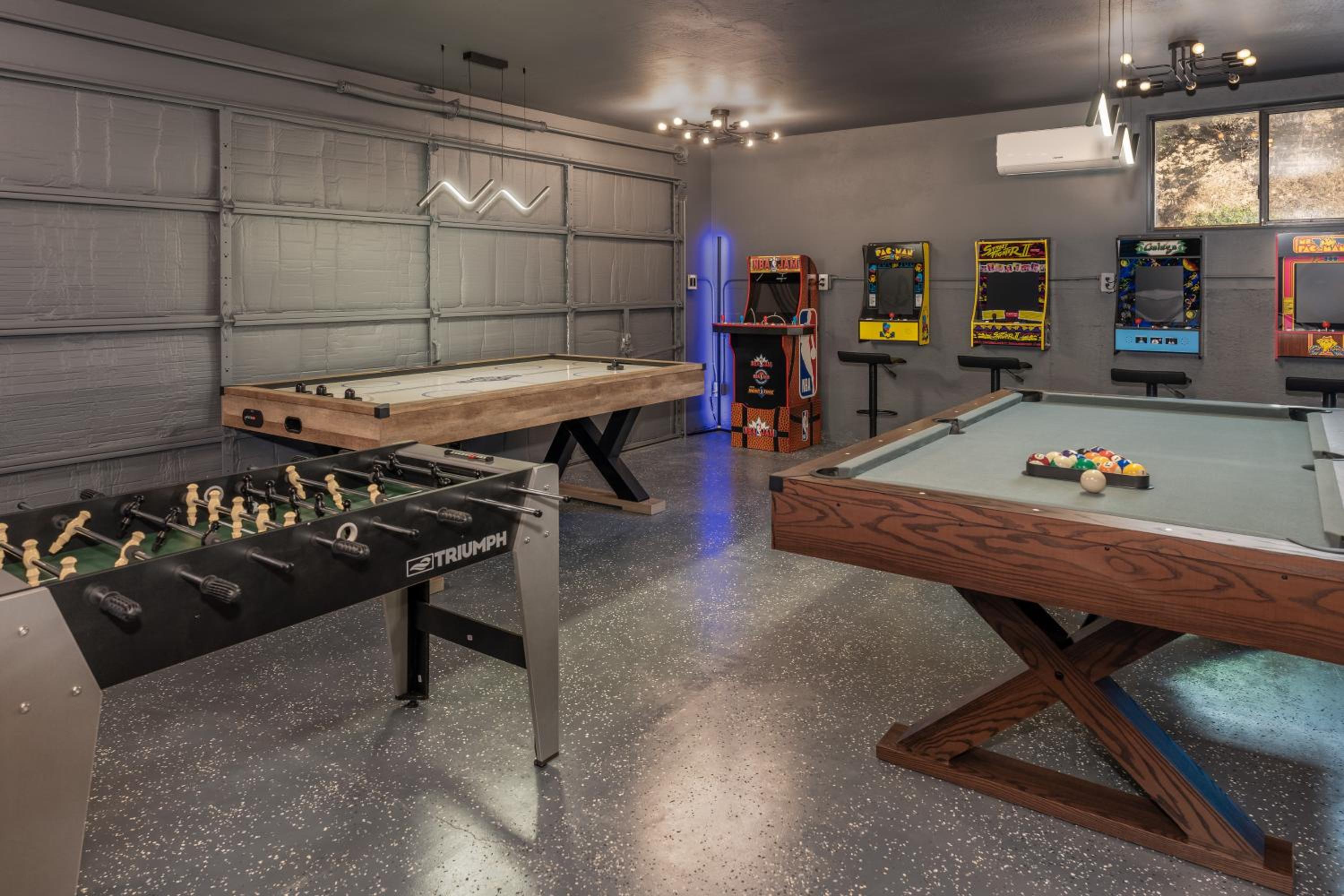 Yosemite Sunrise House with hot tub/views/game room view 4