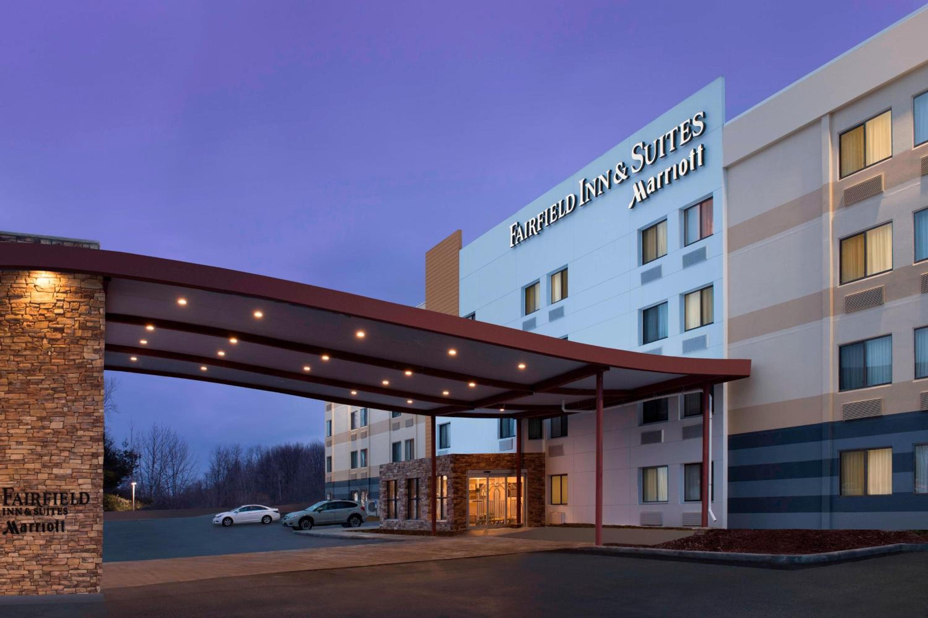 Hotel Fairfield Inn & Suites by Marriott Albany East Greenbush - Image 1