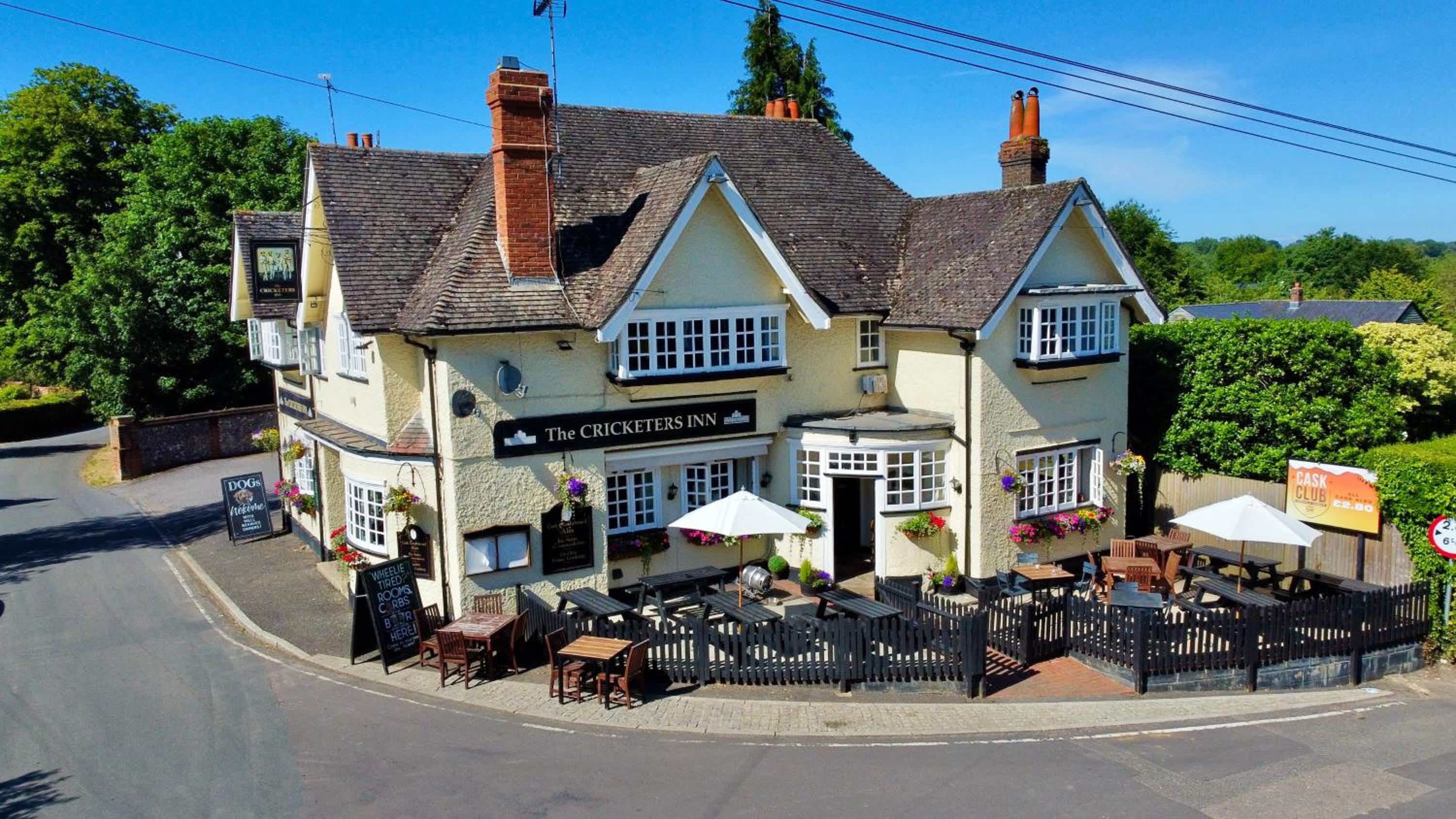 Winchester Vacations - The Cricketers Inn - Property Image 1