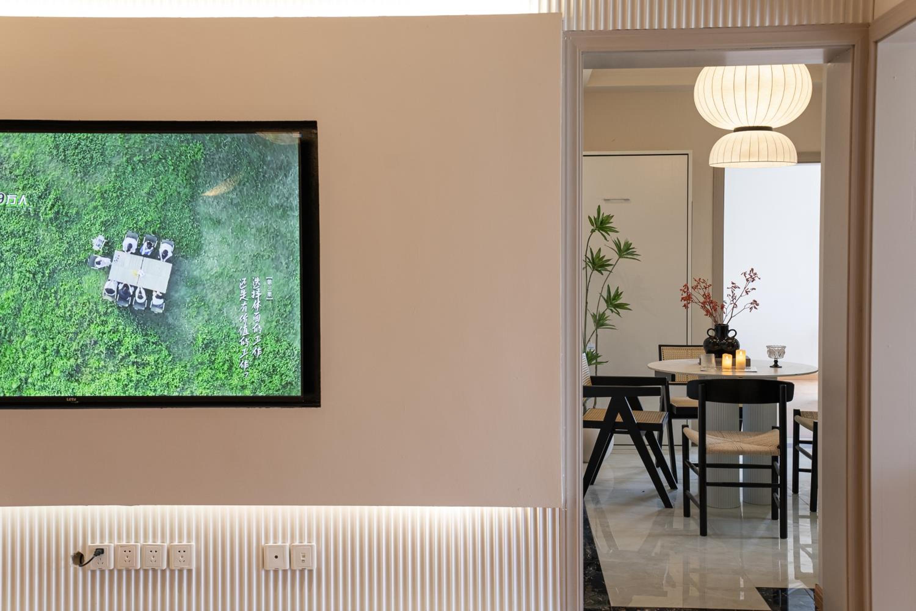Molly House - The Bund Riverview, Near Nanjing East Road 3-Bedrooms with Elevator Apartment, Near the subway