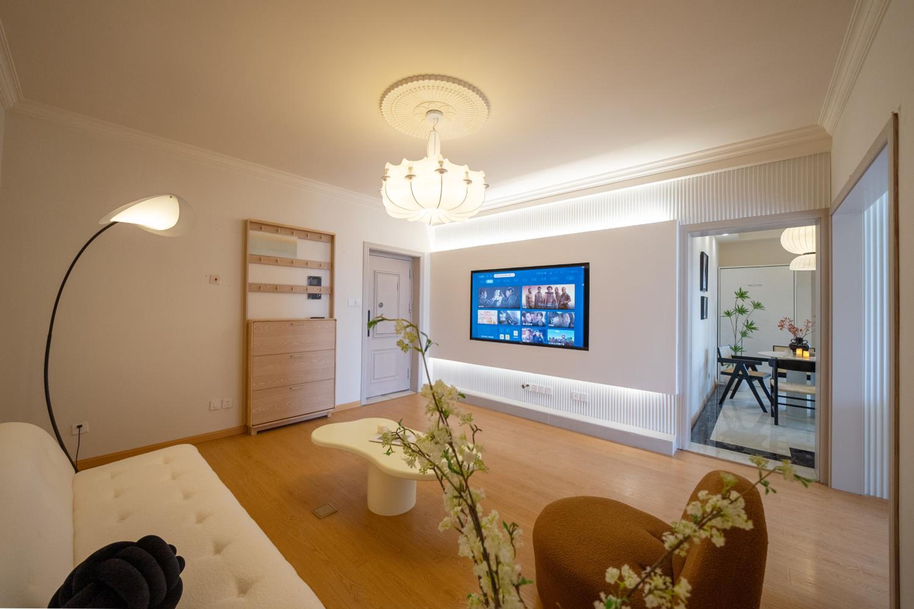 Molly House - The Bund Riverview, Near Nanjing East Road 3-Bedrooms with Elevator Apartment, Near the subway