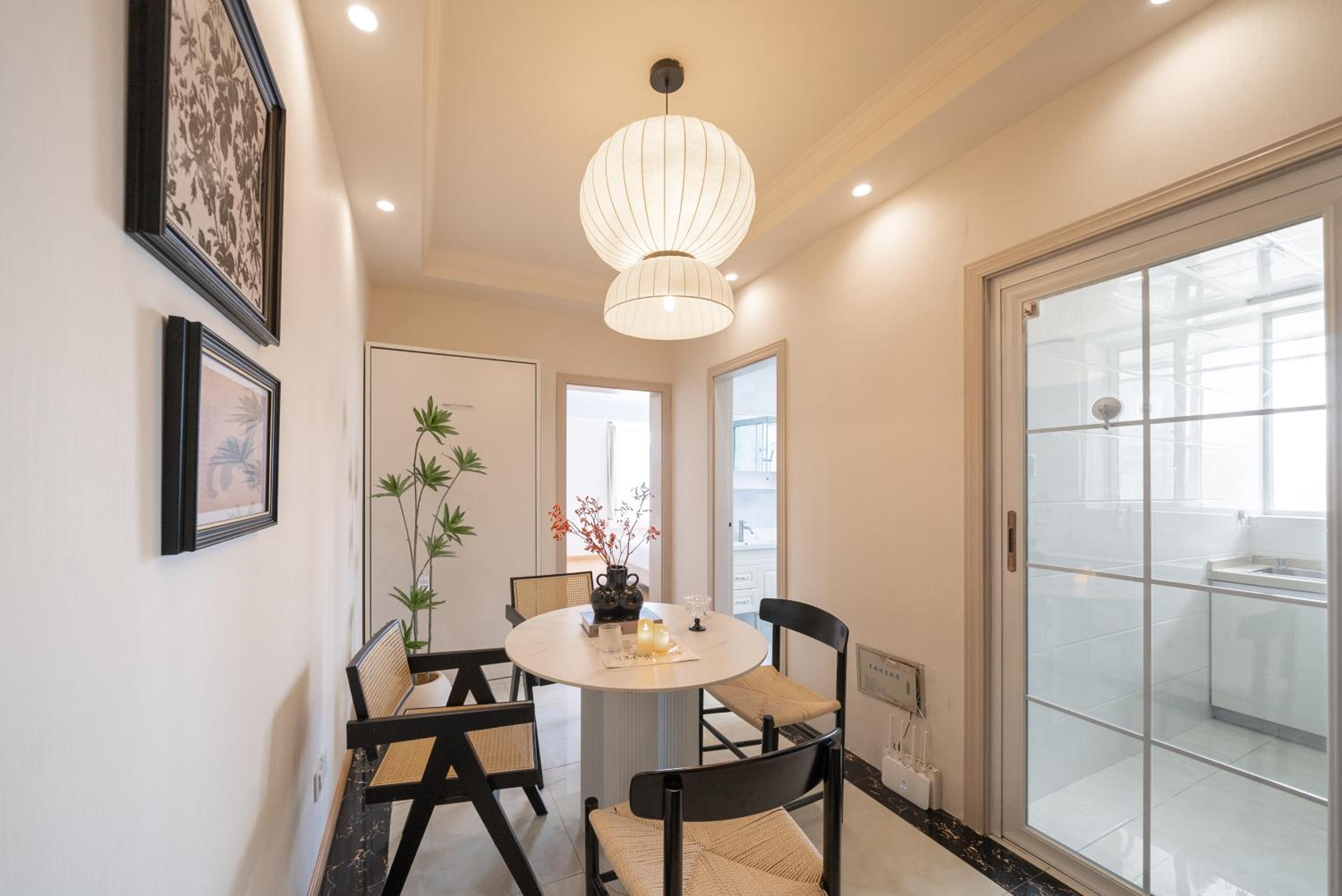 Molly House - The Bund Riverview, Near Nanjing East Road 3-Bedrooms with Elevator Apartment, Near the subway