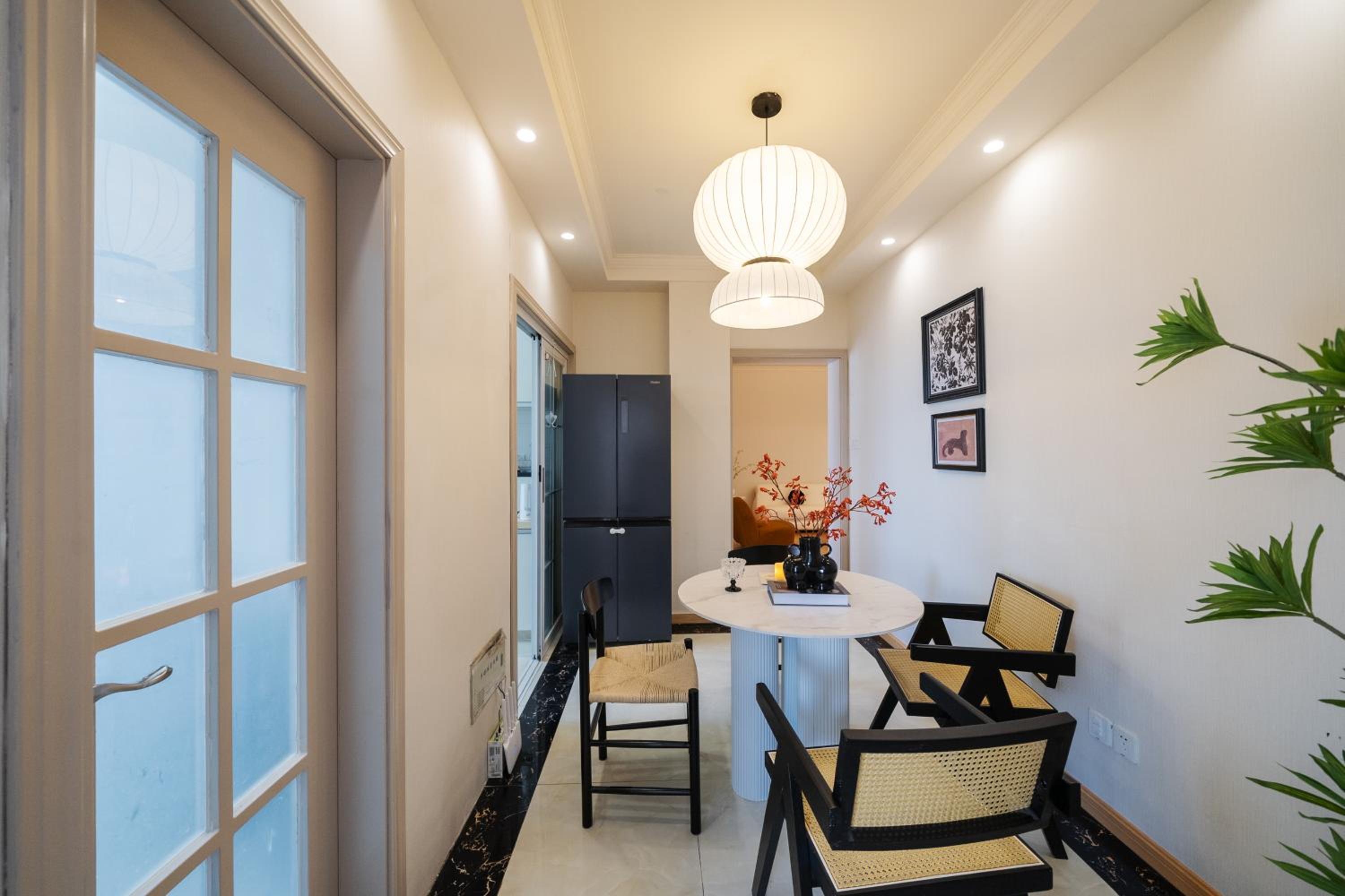 Molly House - The Bund Riverview, Near Nanjing East Road 3-Bedrooms with Elevator Apartment, Near the subway