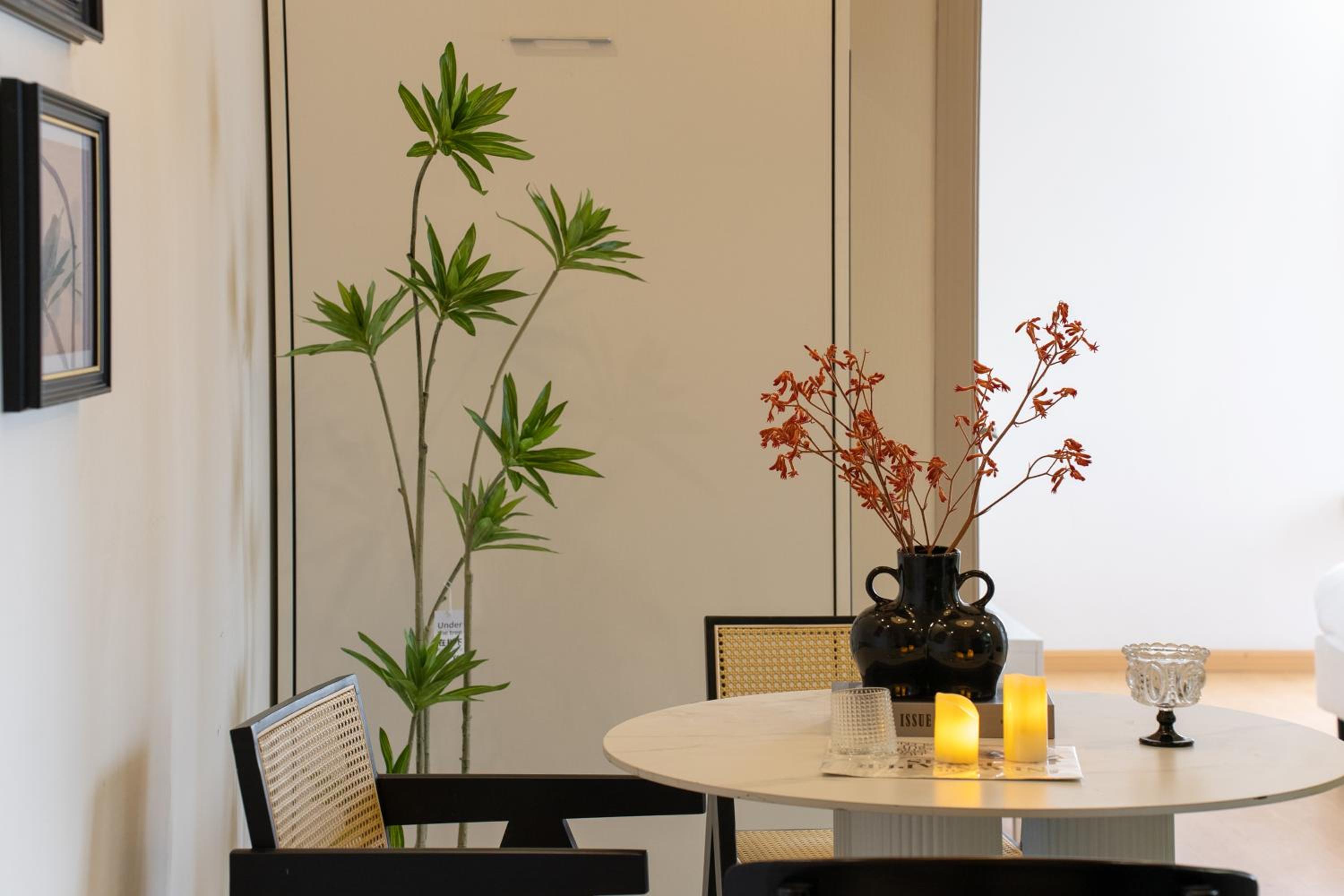 Molly House - The Bund Riverview, Near Nanjing East Road 3-Bedrooms with Elevator Apartment, Near the subway