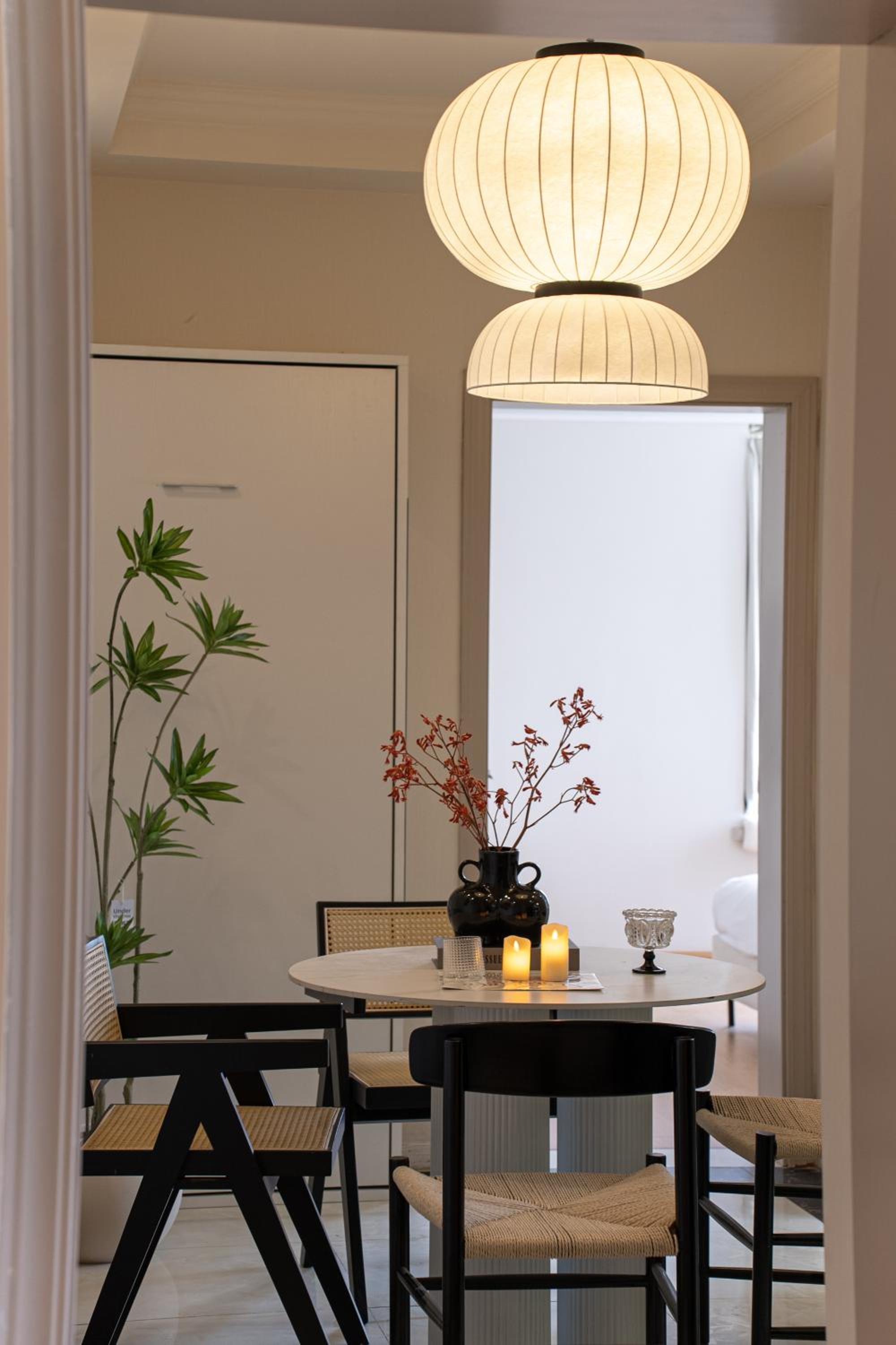 Molly House - The Bund Riverview, Near Nanjing East Road 3-Bedrooms with Elevator Apartment, Near the subway
