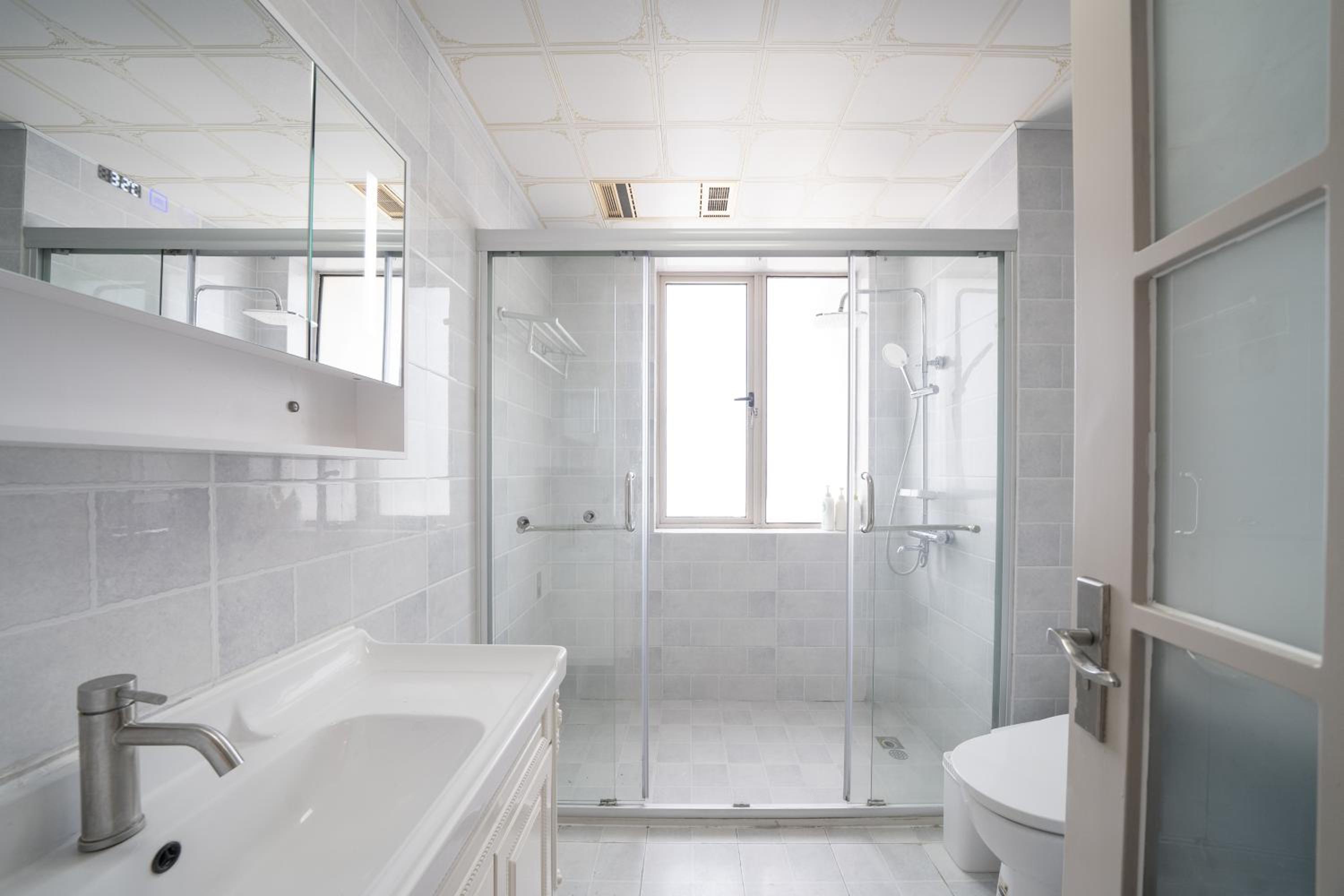 Molly House - The Bund Riverview, Near Nanjing East Road 3-Bedrooms with Elevator Apartment, Near the subway