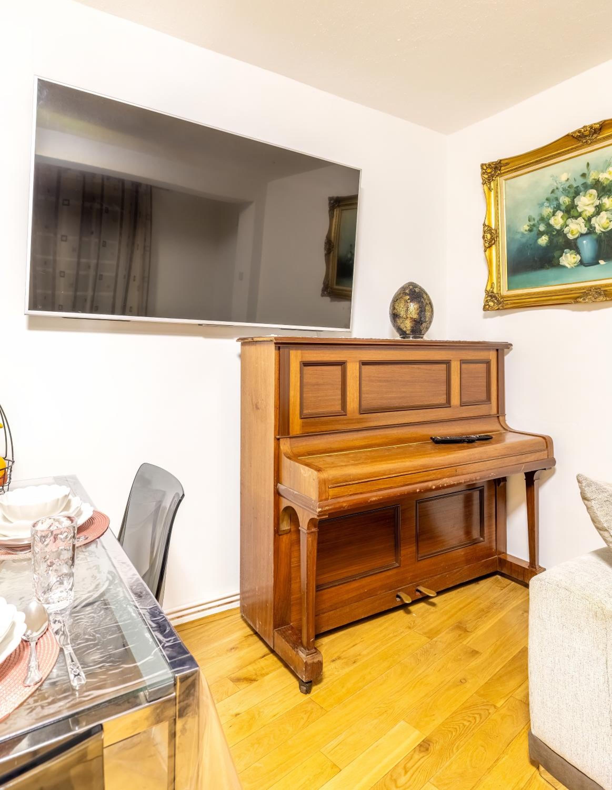 Quiet location in central London, close to Paddington, Regent Park, Lord's Cricket, late check-in