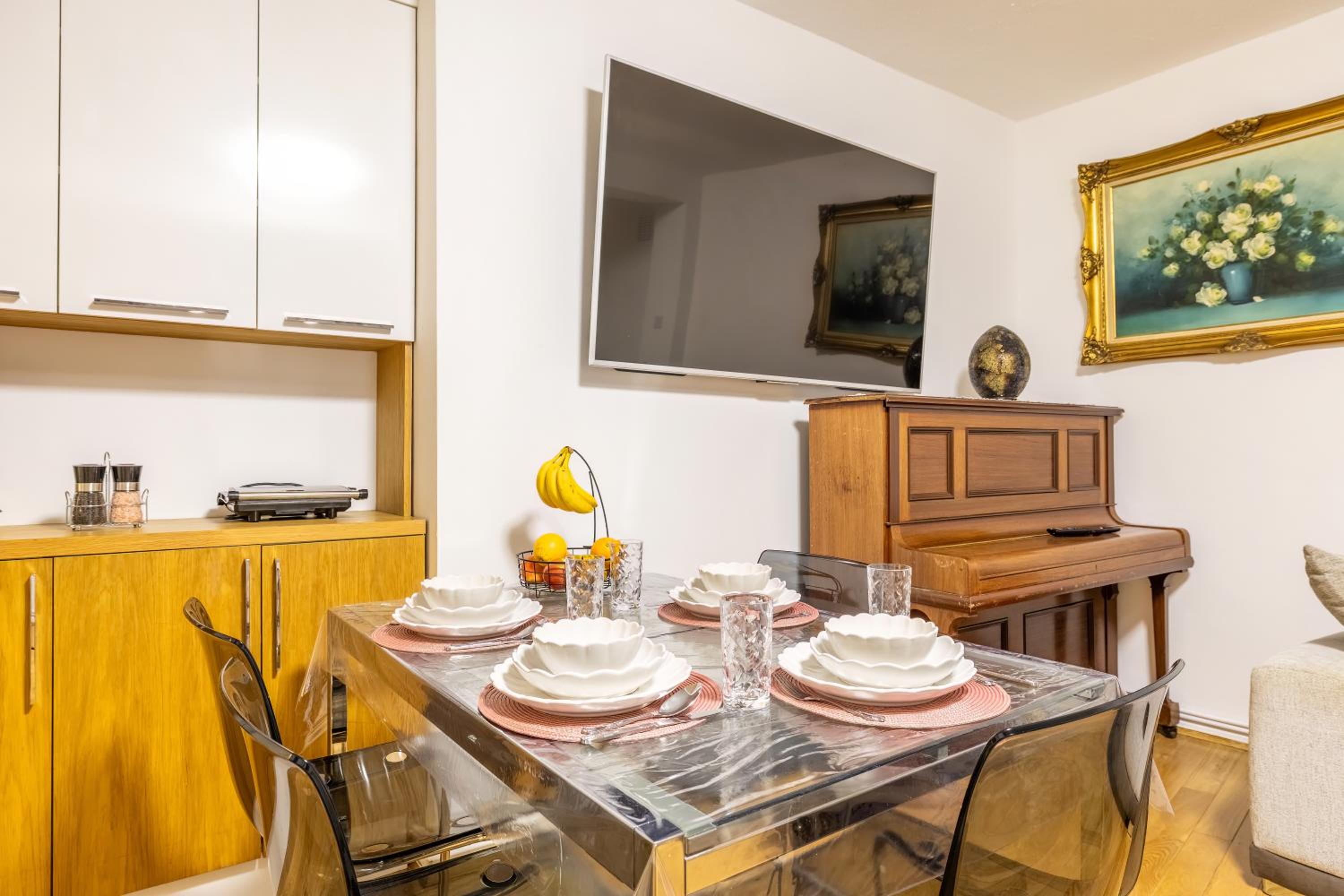 Quiet location in central London, close to Paddington, Regent Park, Lord's Cricket, late check-in
