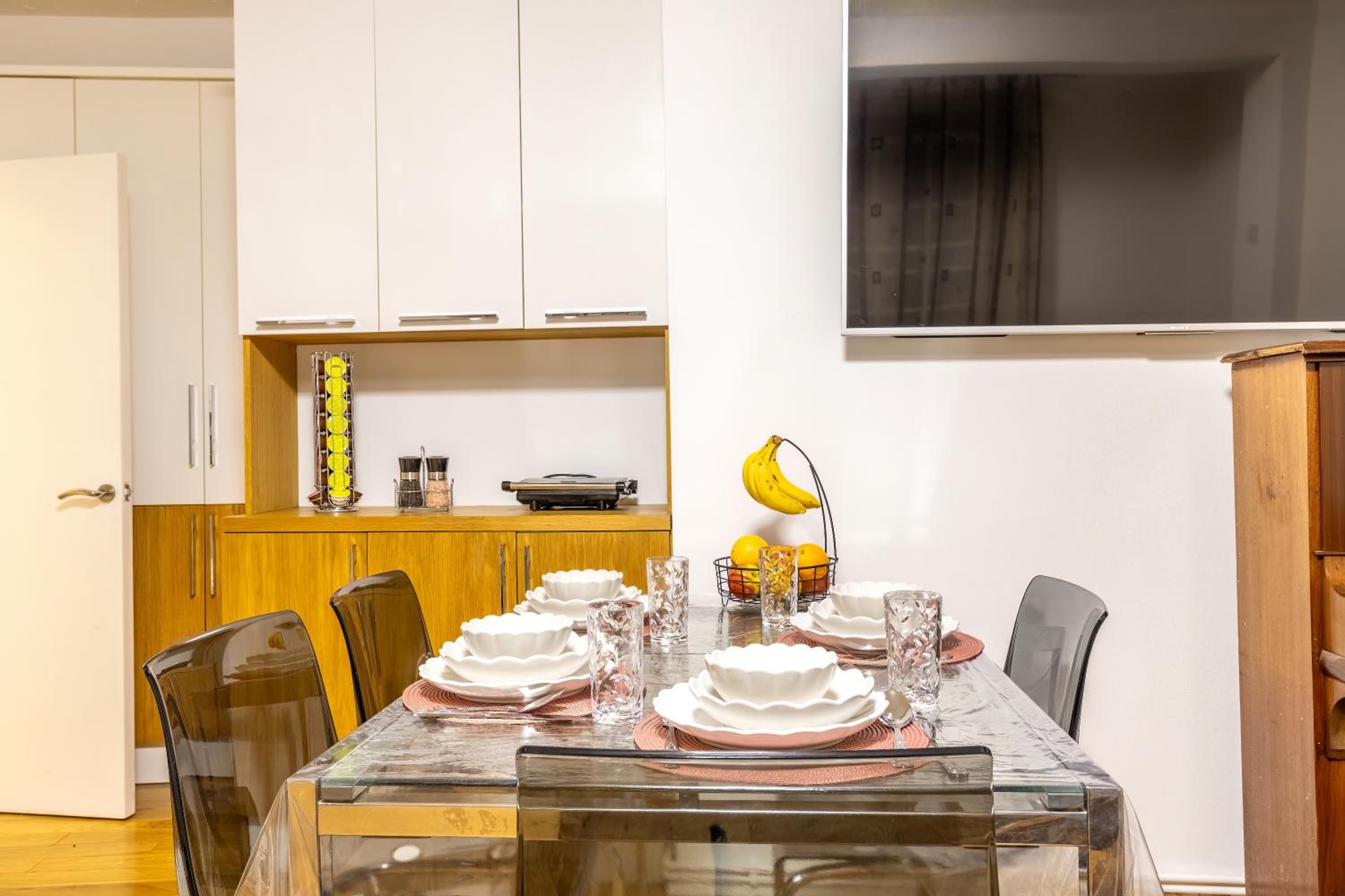 Quiet location in central London, close to Paddington, Regent Park, Lord's Cricket, late check-in