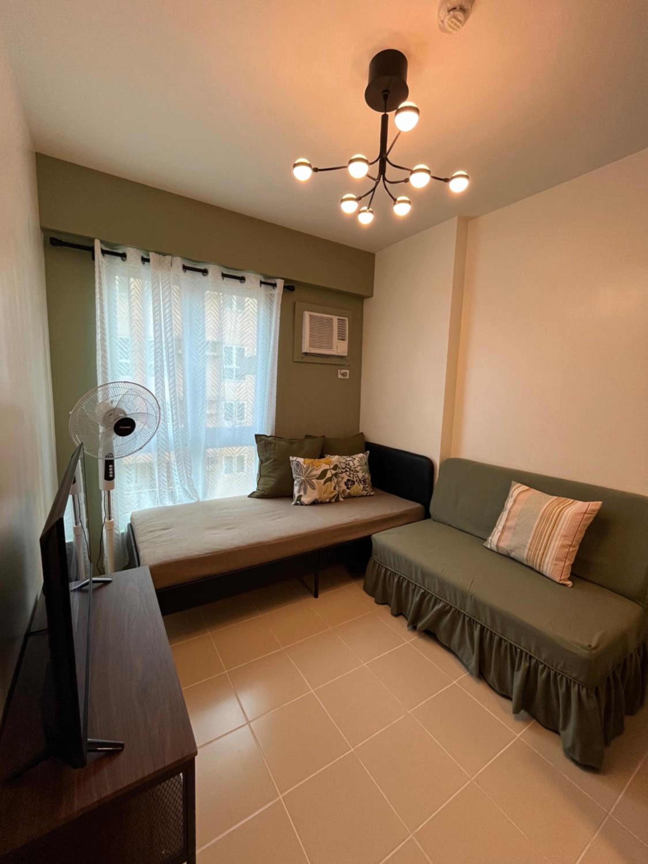 The Rochester, Bridgeview Tower - 1BR Apartment view 2