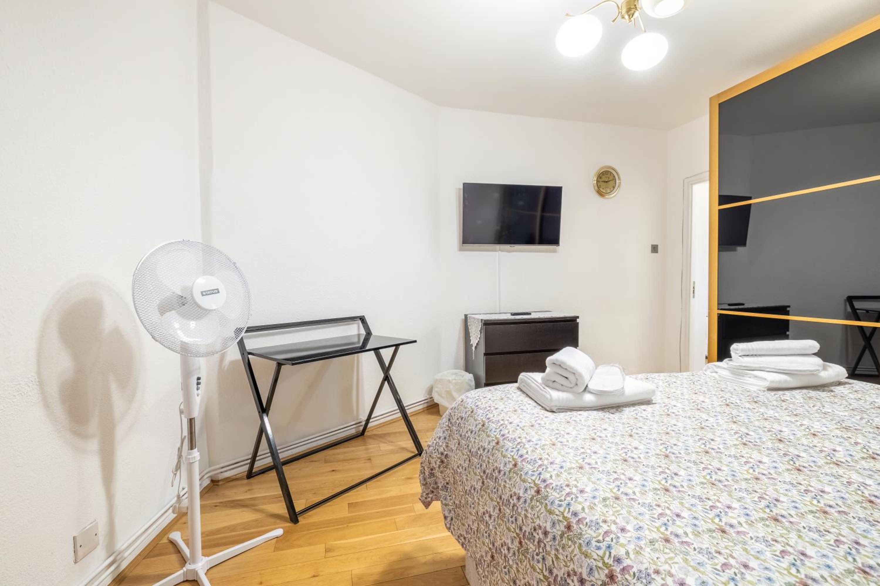 Quiet location in central London, close to Paddington, Regent Park, Lord's Cricket, late check-in