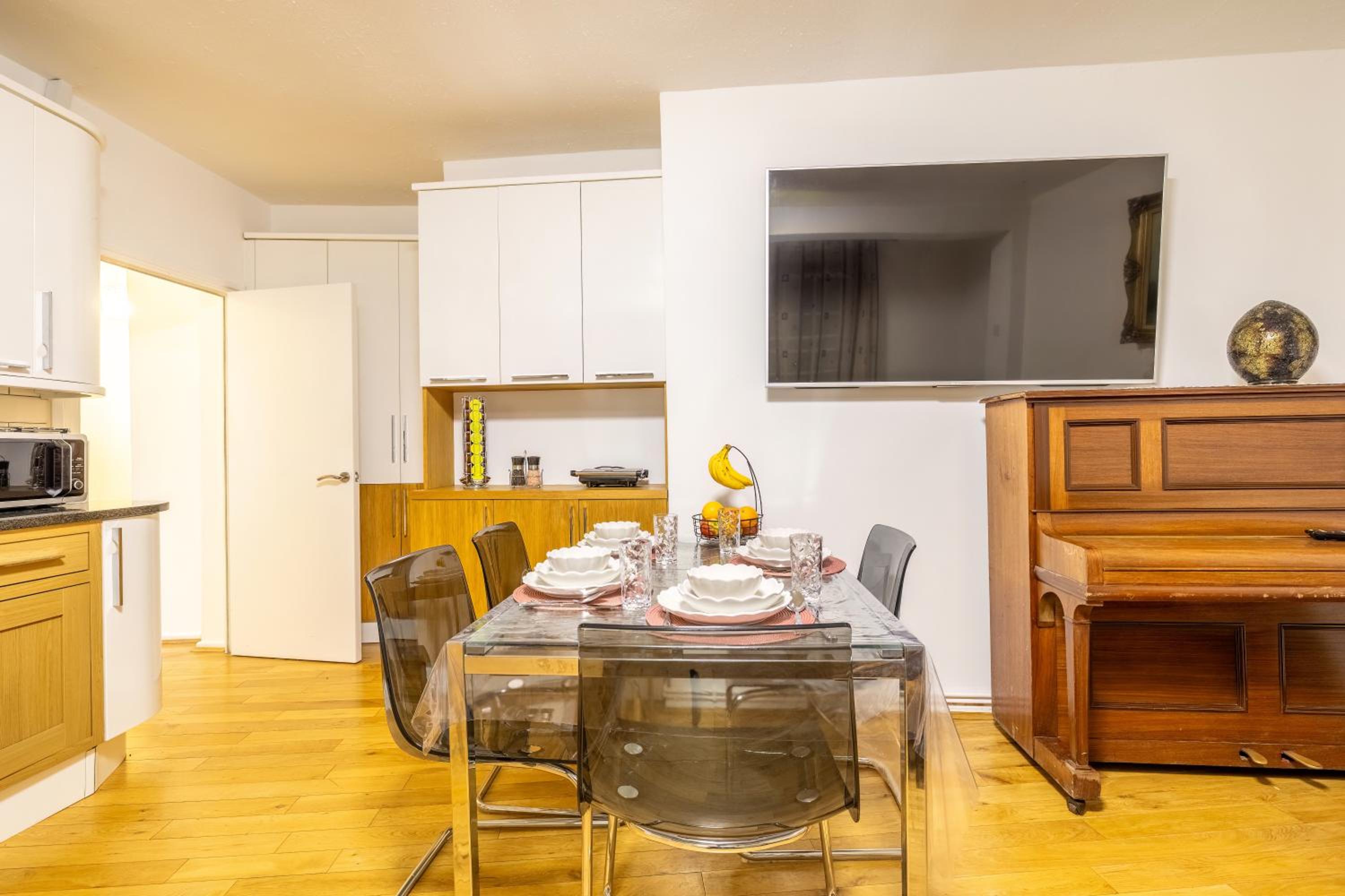 Quiet location in central London, close to Paddington, Regent Park, Lord's Cricket, late check-in