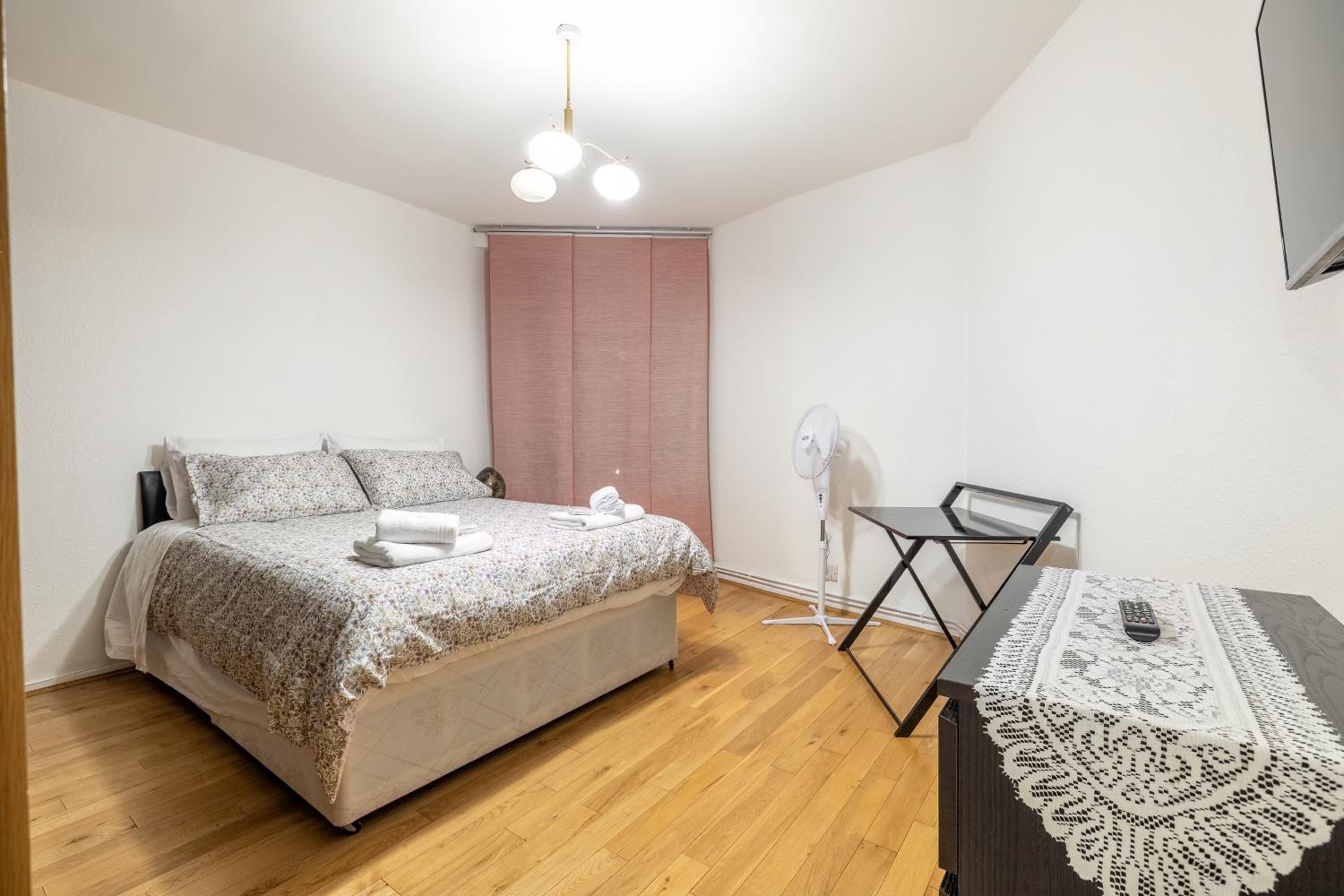 Quiet location in central London, close to Paddington, Regent Park, Lord's Cricket, late check-in