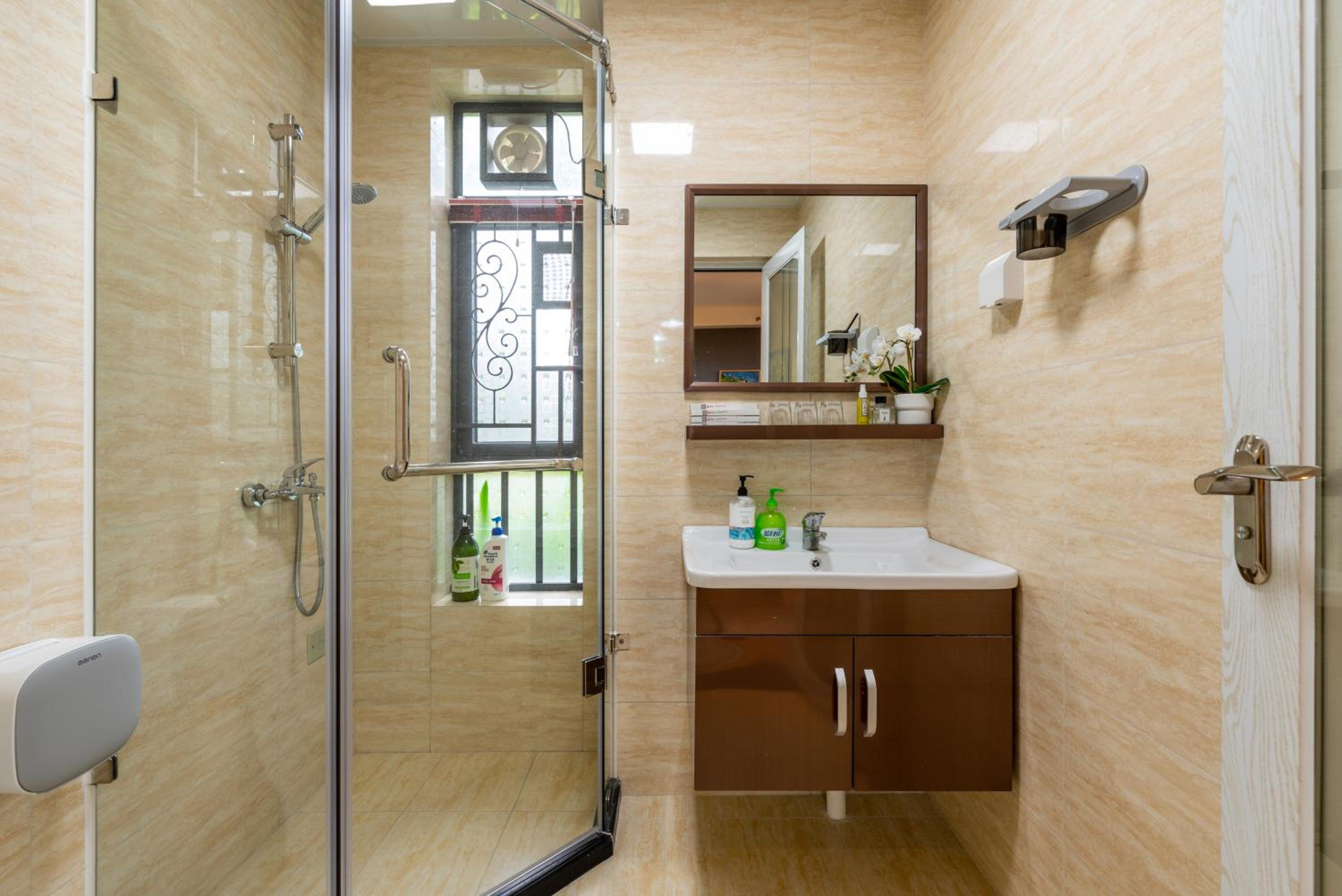 Guangzhou He She Art Apartment