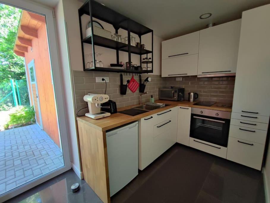 Bright cosy house with parking