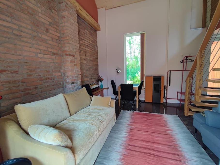 Bright cosy house with parking