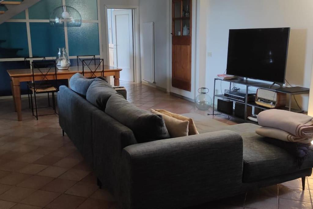 Villa Guazzi view 3